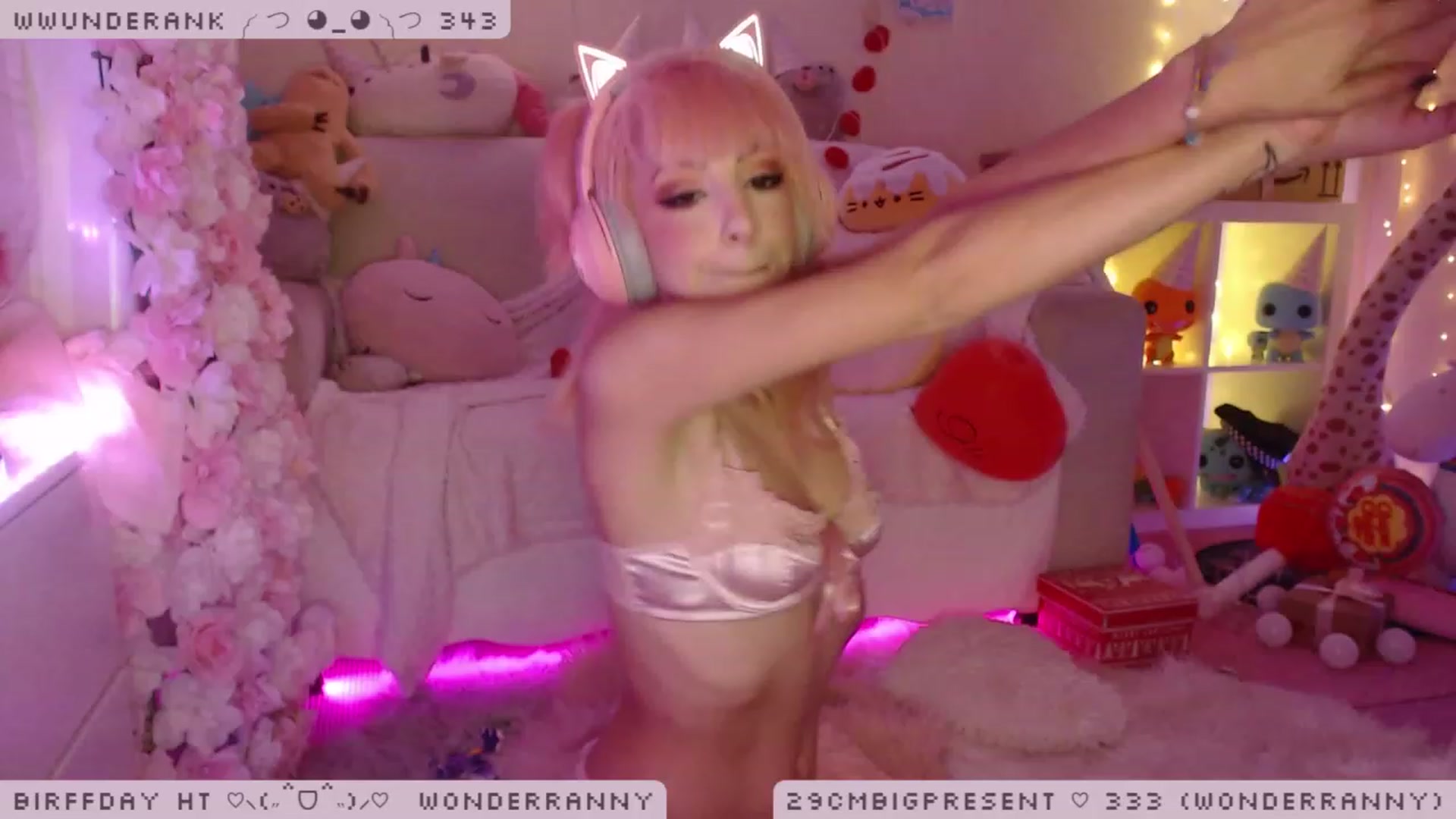 Gallery image thumbnail from BirffdayBish's myfreecams stream on, 12/09/2022, 02:37 image 17 of 20