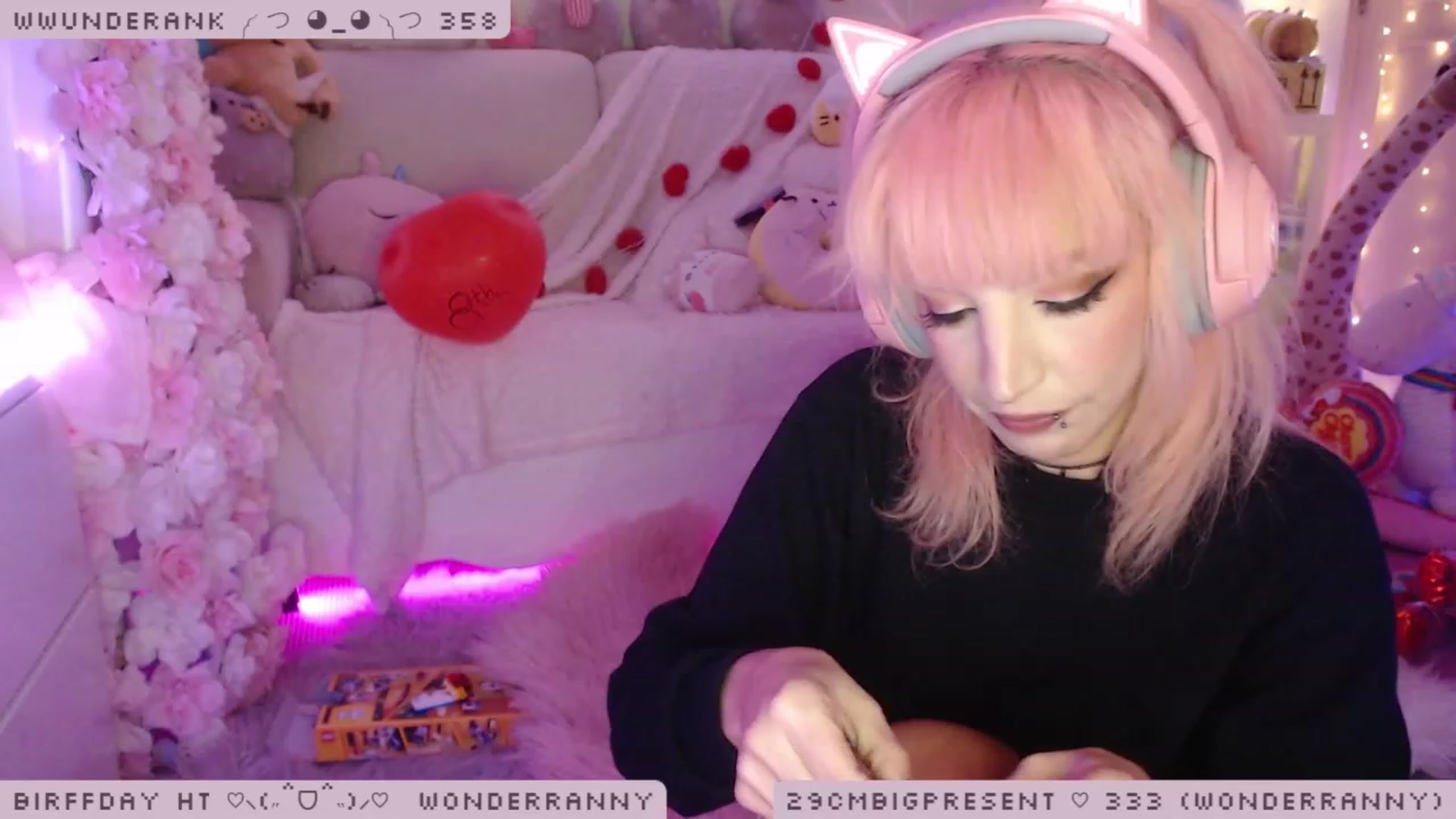 Gallery image thumbnail from BirffdayBish's myfreecams stream on, 12/09/2022, 02:37 image 6 of 20