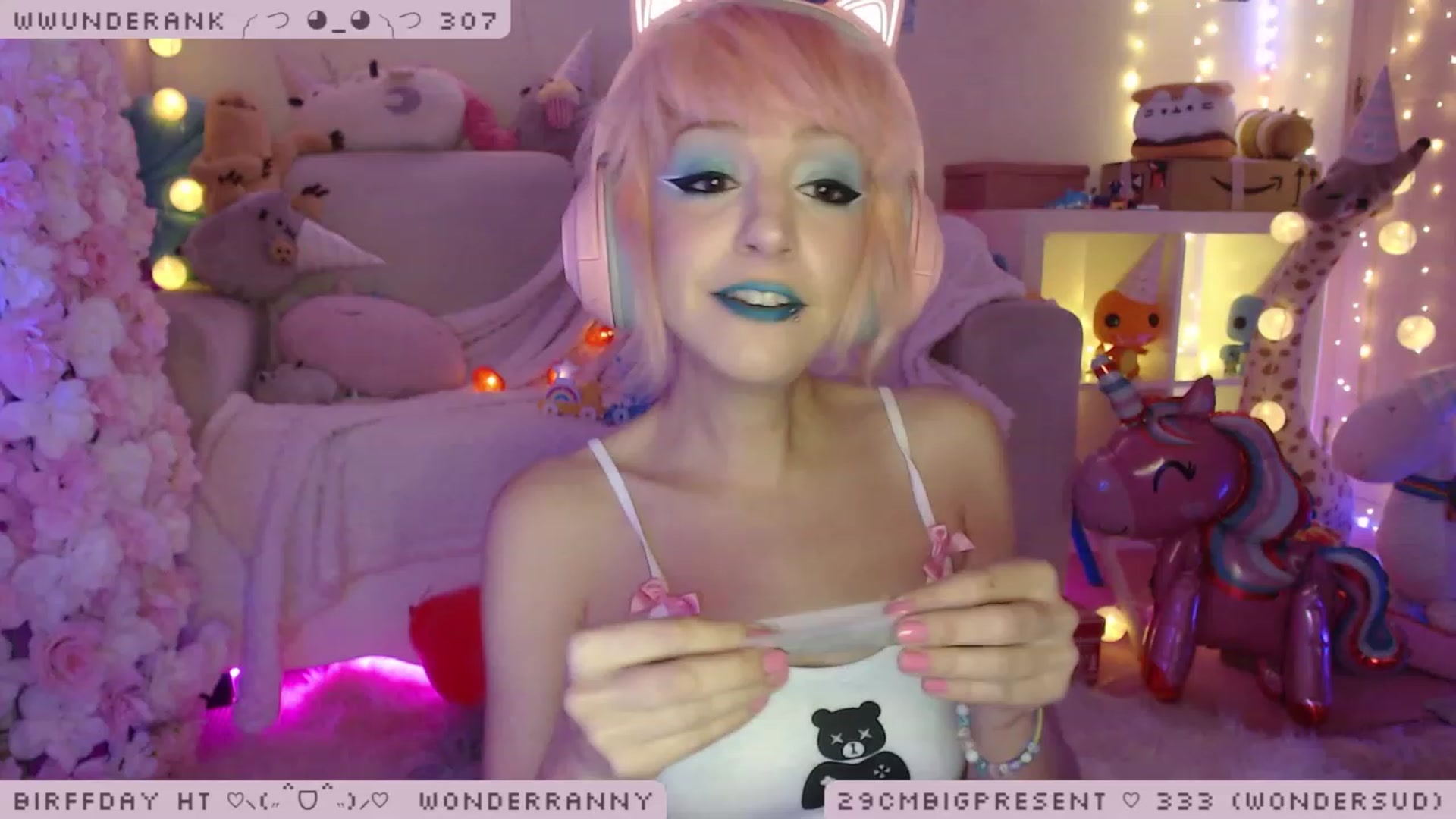 Gallery image thumbnail from BirffdayBish's myfreecams stream on, 12/10/2022, 03:36 image 5 of 20