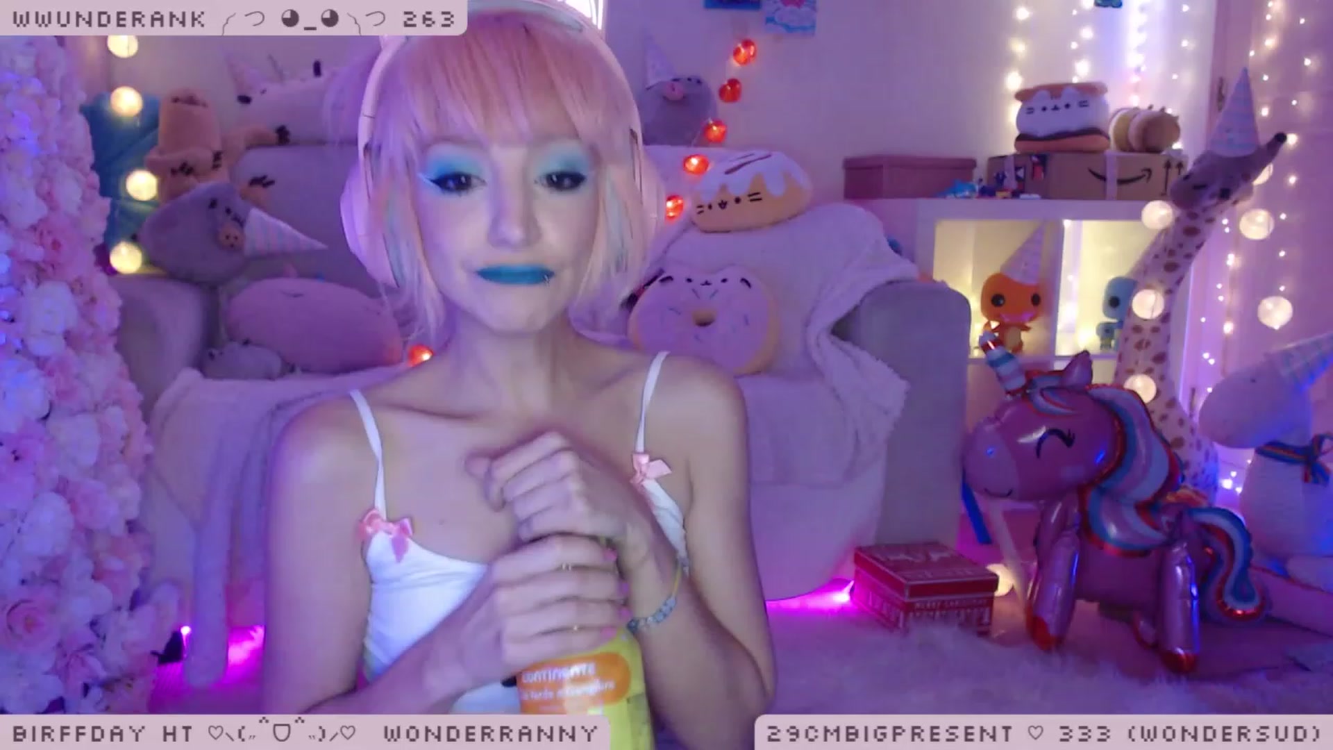 Gallery image thumbnail from BirffdayBish's myfreecams stream on, 12/10/2022, 03:36 image 12 of 20