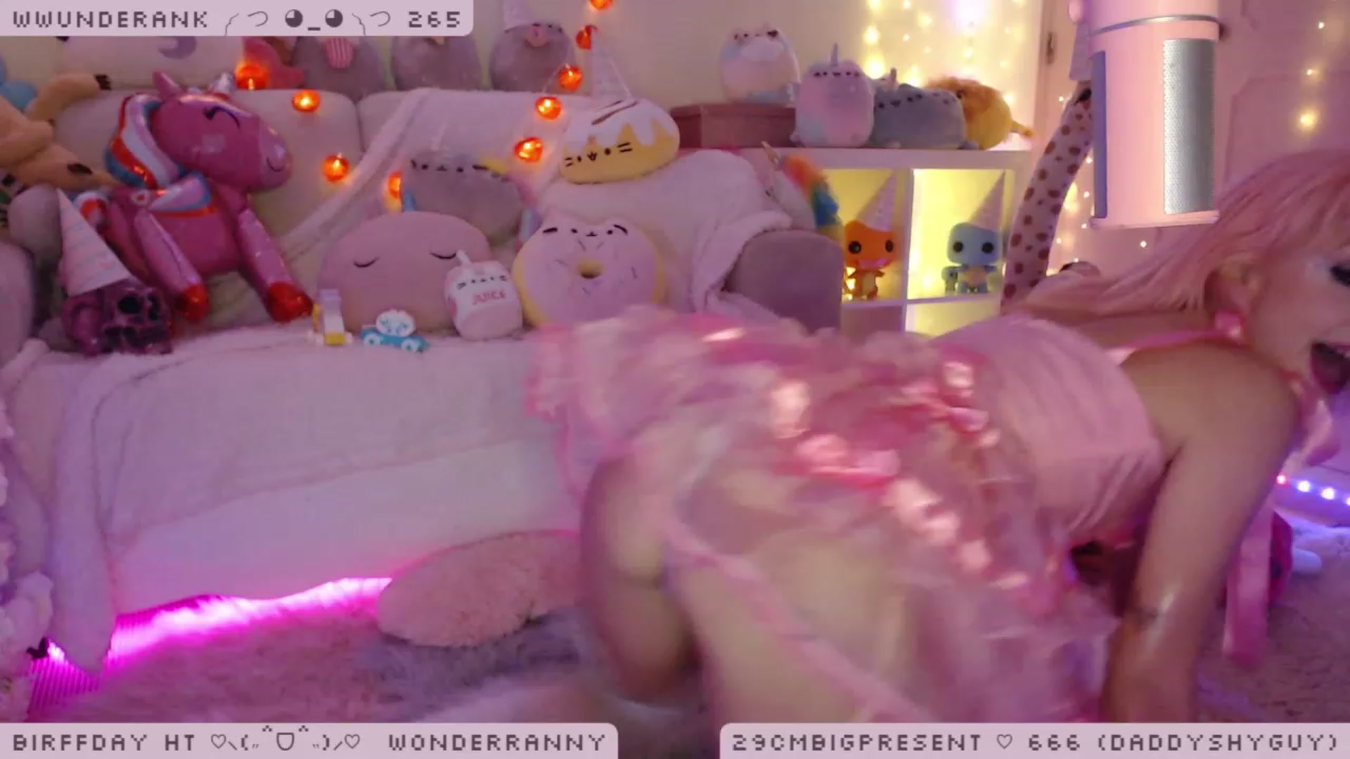 Gallery image thumbnail from BirffdayBish's myfreecams stream on, 12/10/2022, 23:35 image 14 of 20