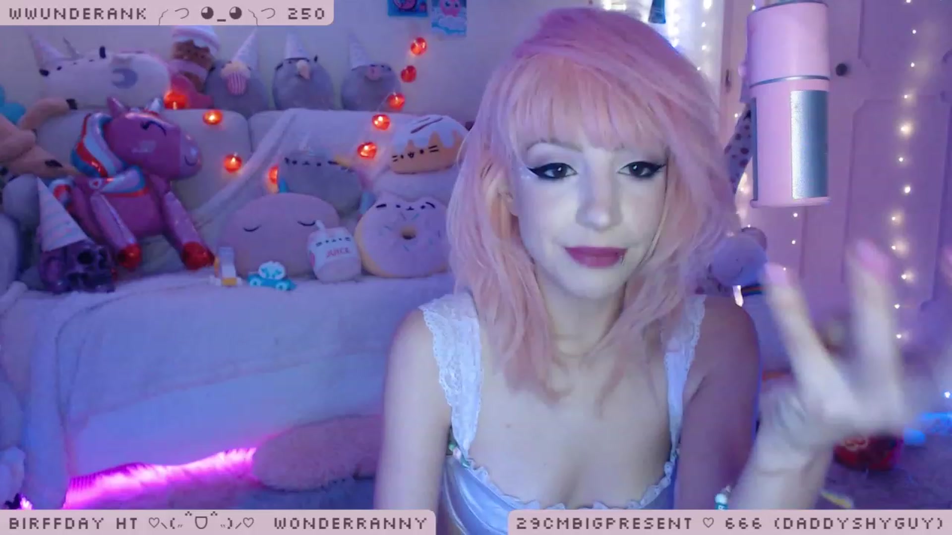 Gallery image thumbnail from BirffdayBish's myfreecams stream on, 12/11/2022, 24:52 image 1 of 20