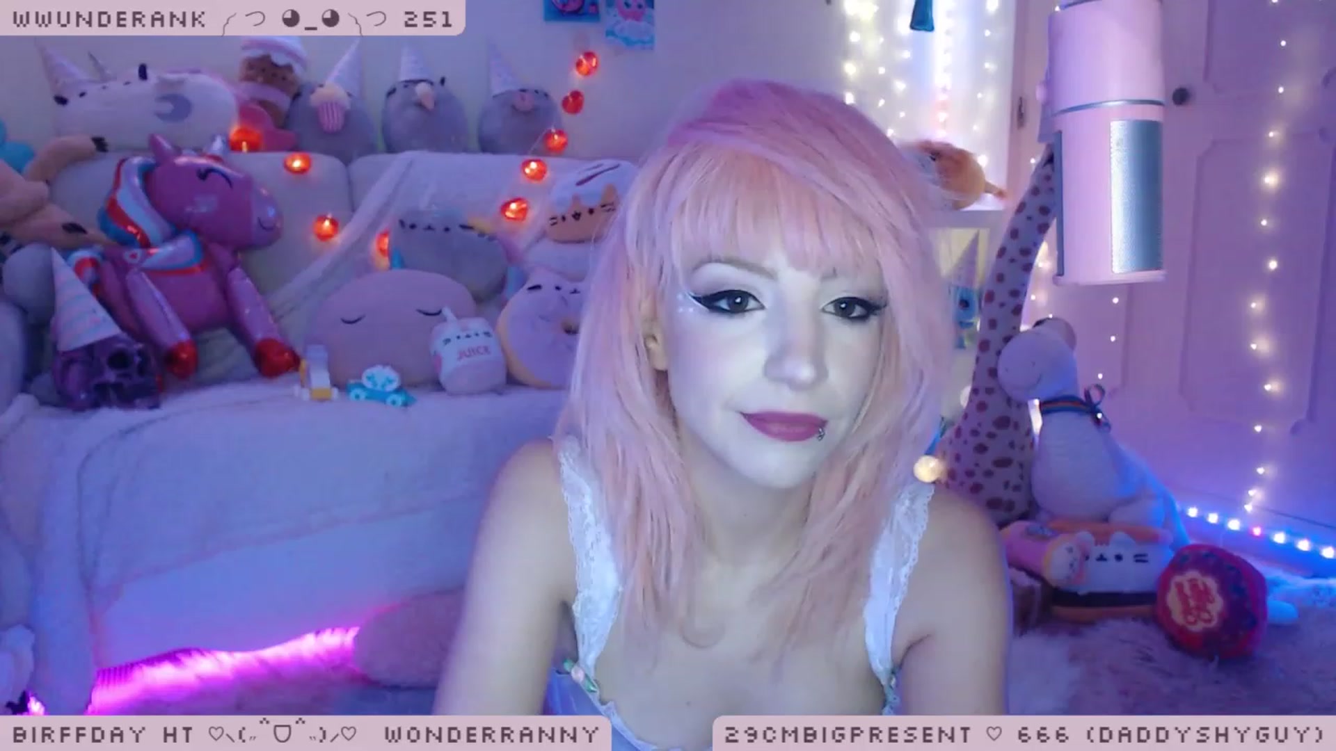 Gallery image thumbnail from BirffdayBish's myfreecams stream on, 12/11/2022, 24:52 image 2 of 20