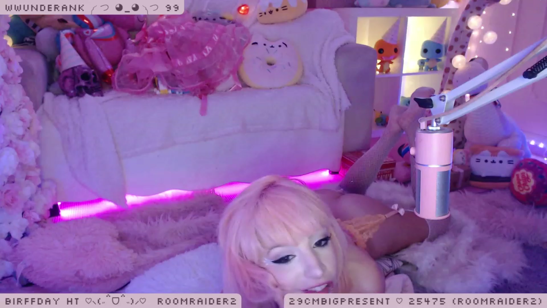 Gallery image thumbnail from BirffdayBish's myfreecams stream on, 12/11/2022, 04:59 image 11 of 20