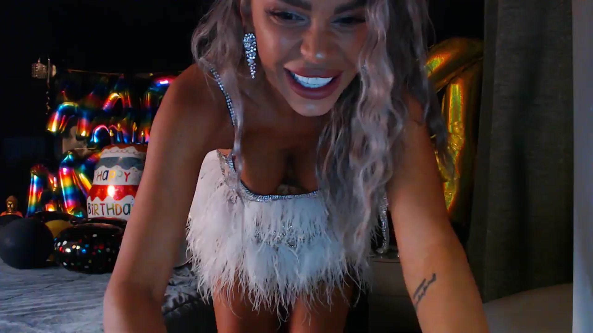 Gallery image thumbnail from BirthD_y_y's myfreecams stream on, 07/20/2024, 05:18 image 7 of 20