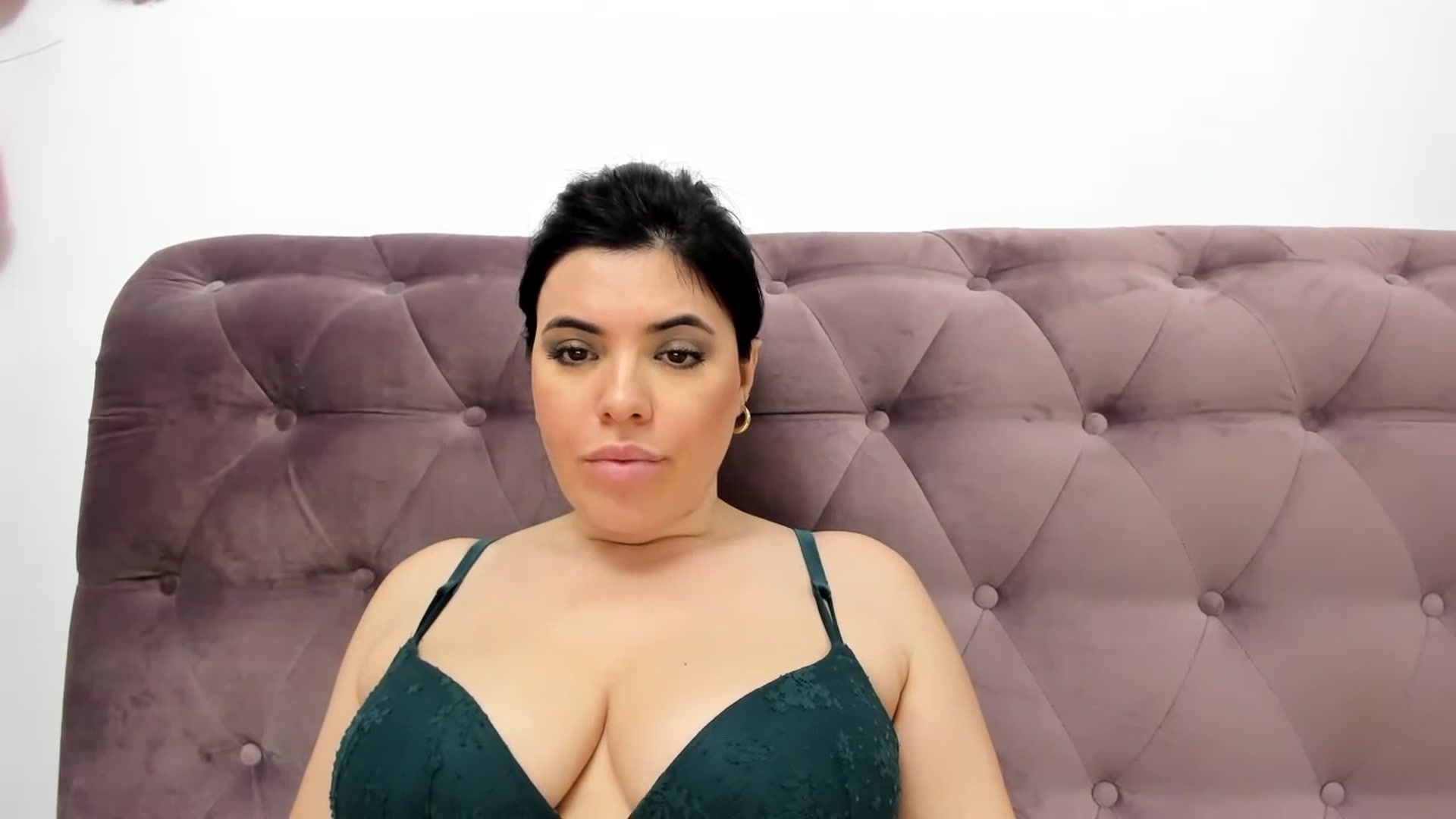 Gallery image thumbnail from BirthdayAeena's myfreecams stream on, 07/04/2023, 20:29 image 6 of 20