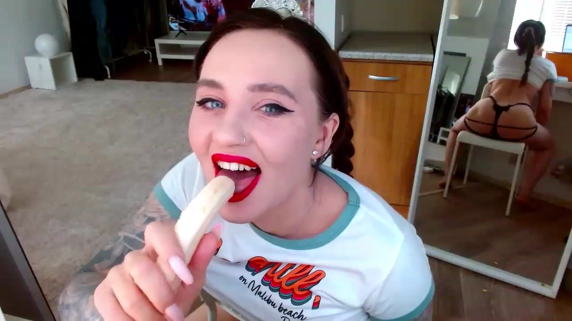 Gallery image thumbnail from BirthdayAlice's myfreecams stream on, 04/01/2023, 11:16 image 8 of 20