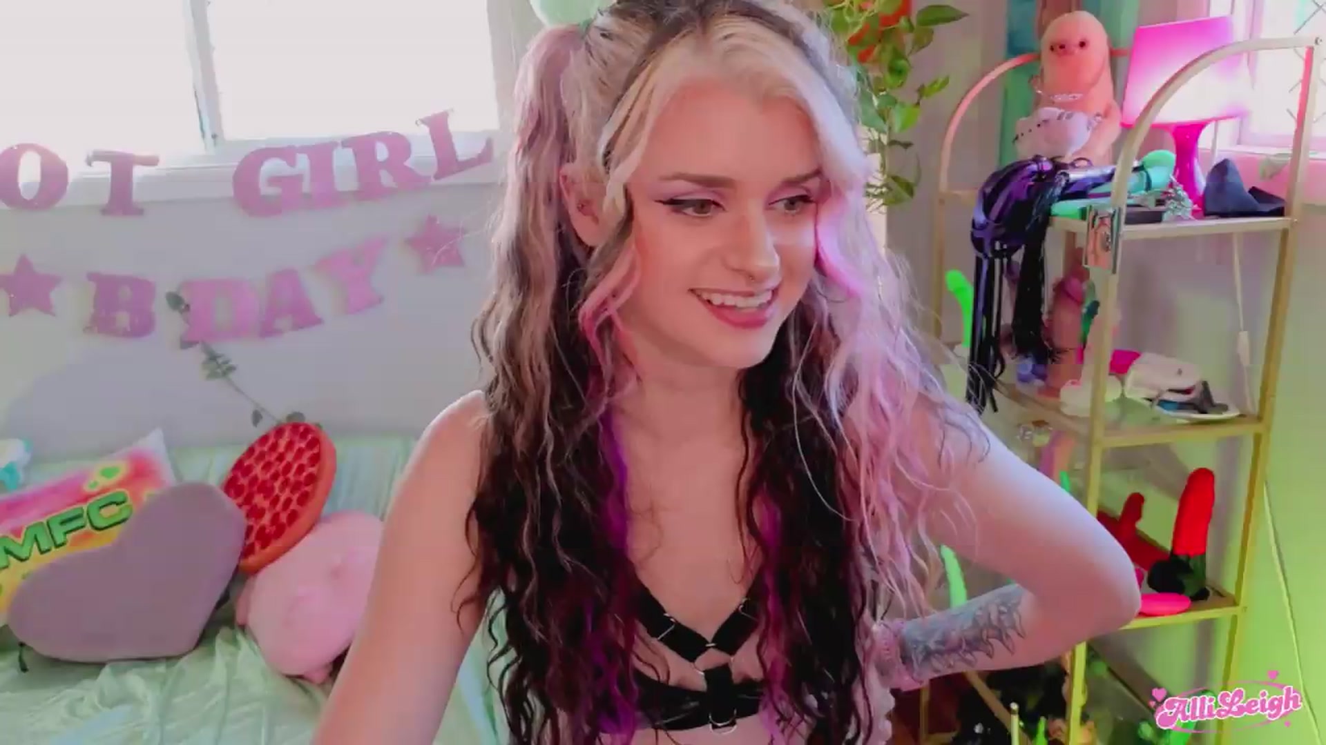 Gallery image thumbnail from BirthdayAlli's myfreecams stream on, 07/19/2026, 24:02 image 12 of 20