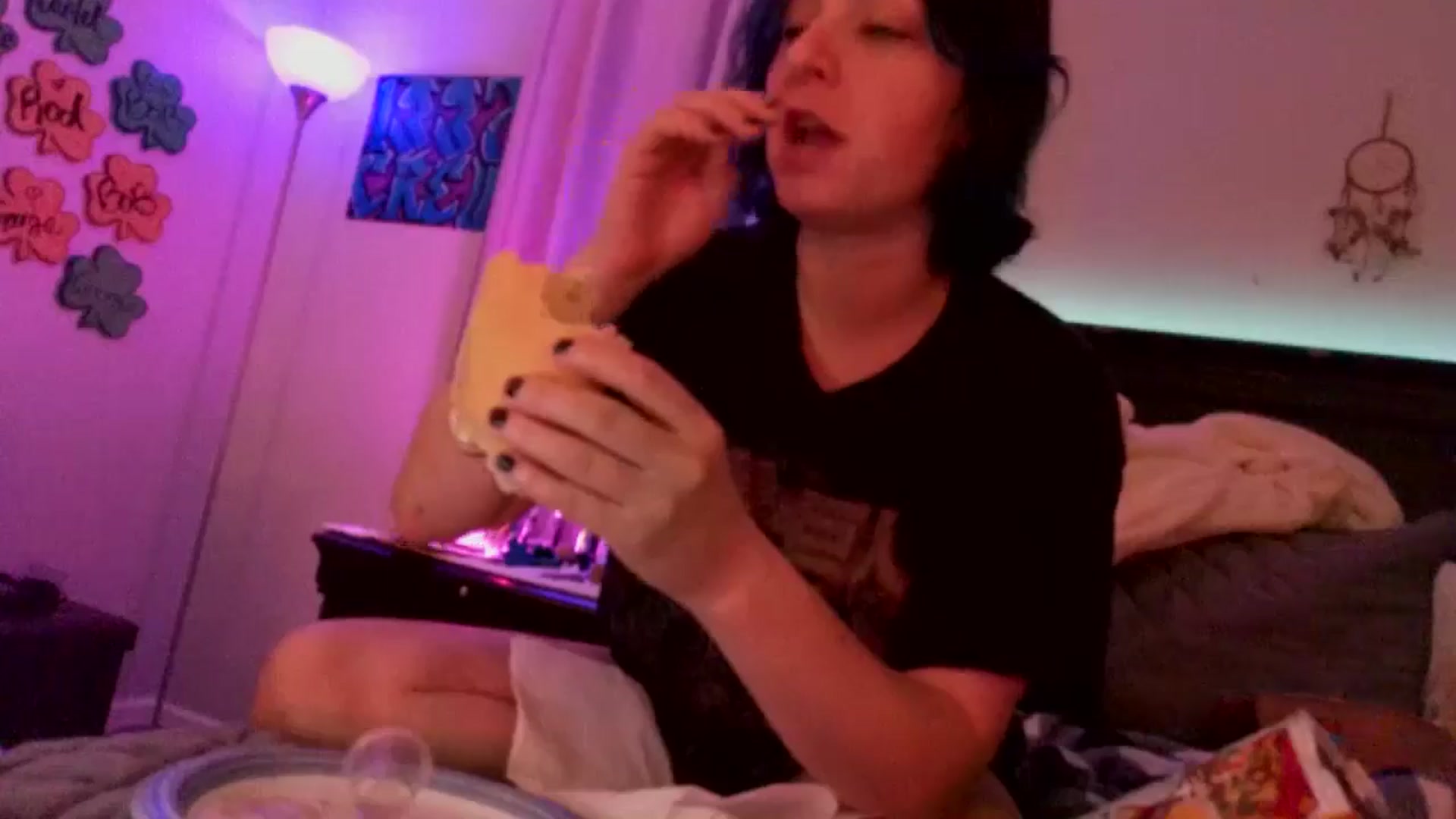 Gallery image thumbnail from BirthdayBEACH's myfreecams stream on, 04/04/2025, 06:13 image 8 of 20