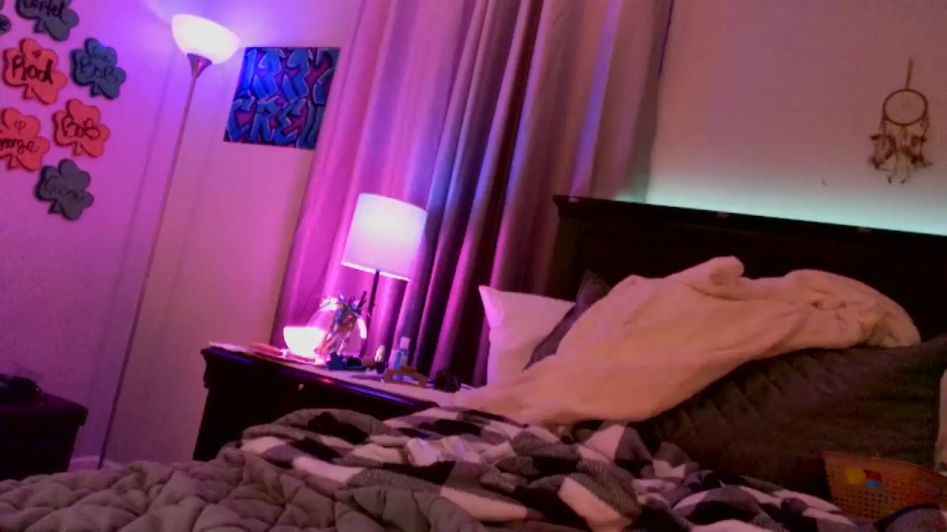 Gallery image thumbnail from BirthdayBEACH's myfreecams stream on, 04/04/2025, 06:13 image 18 of 20
