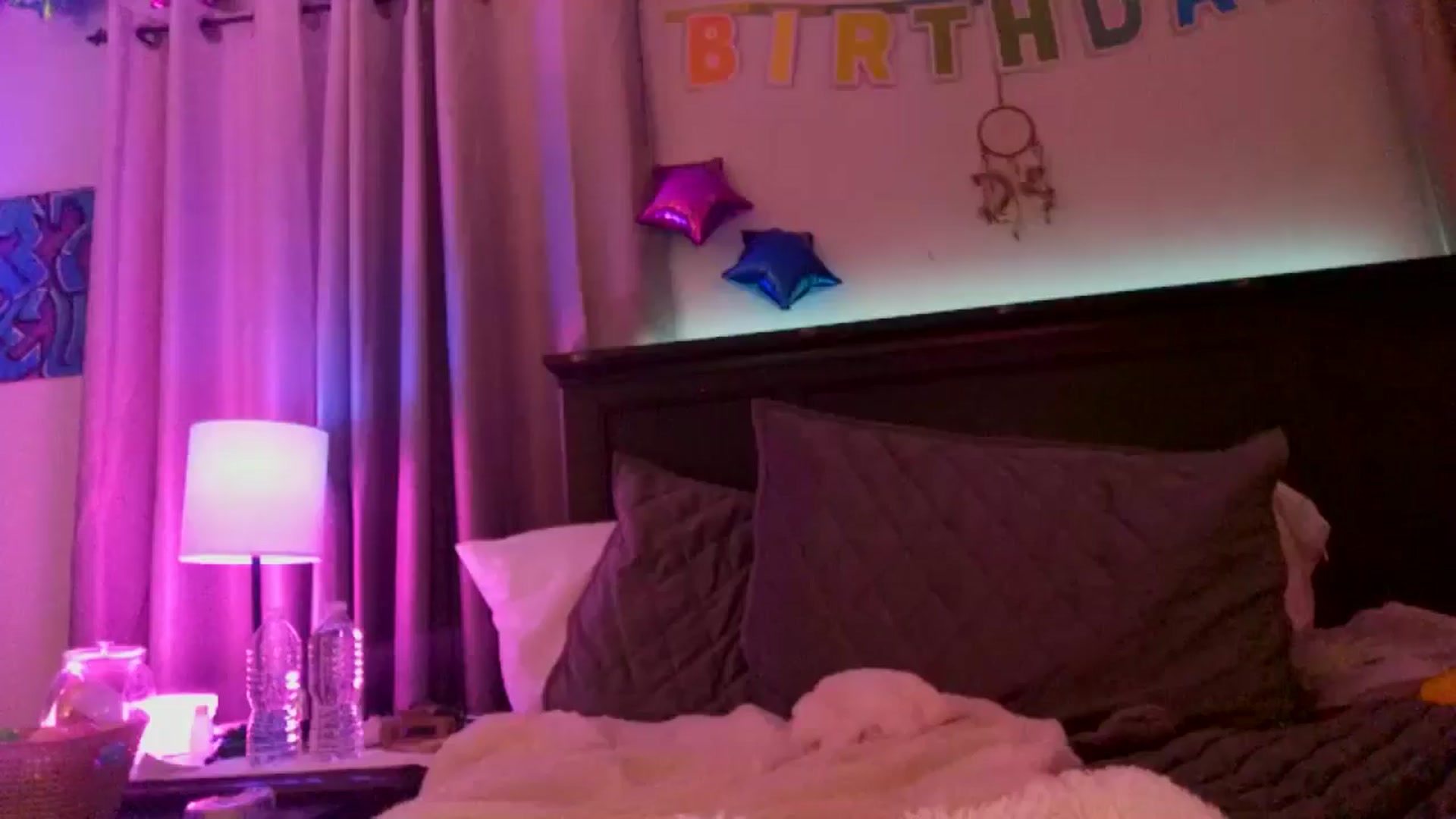 Gallery image thumbnail from BirthdayBEACH's myfreecams stream on, 04/16/2025, 06:32 image 7 of 20