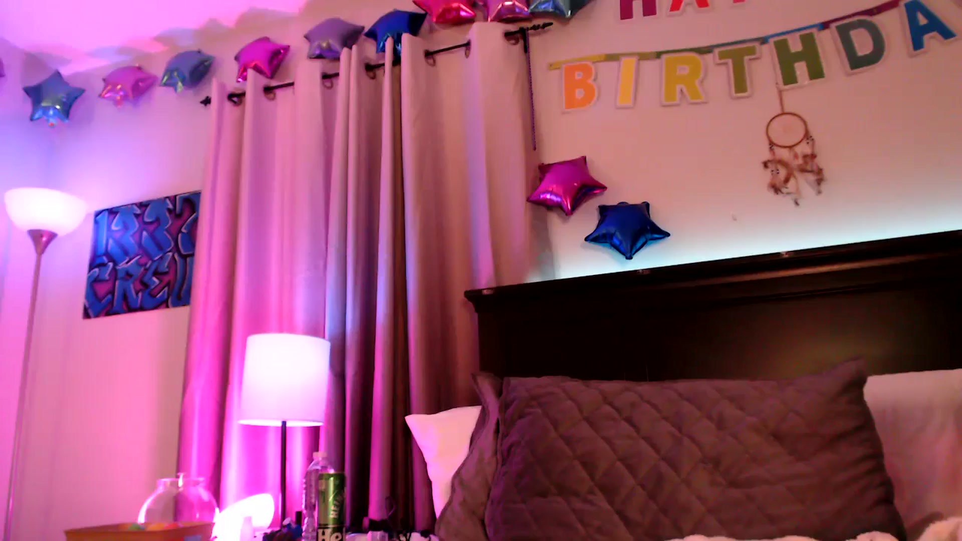 Gallery image thumbnail from BirthdayBEACH's myfreecams stream on, 04/22/2025, 06:40 image 2 of 20