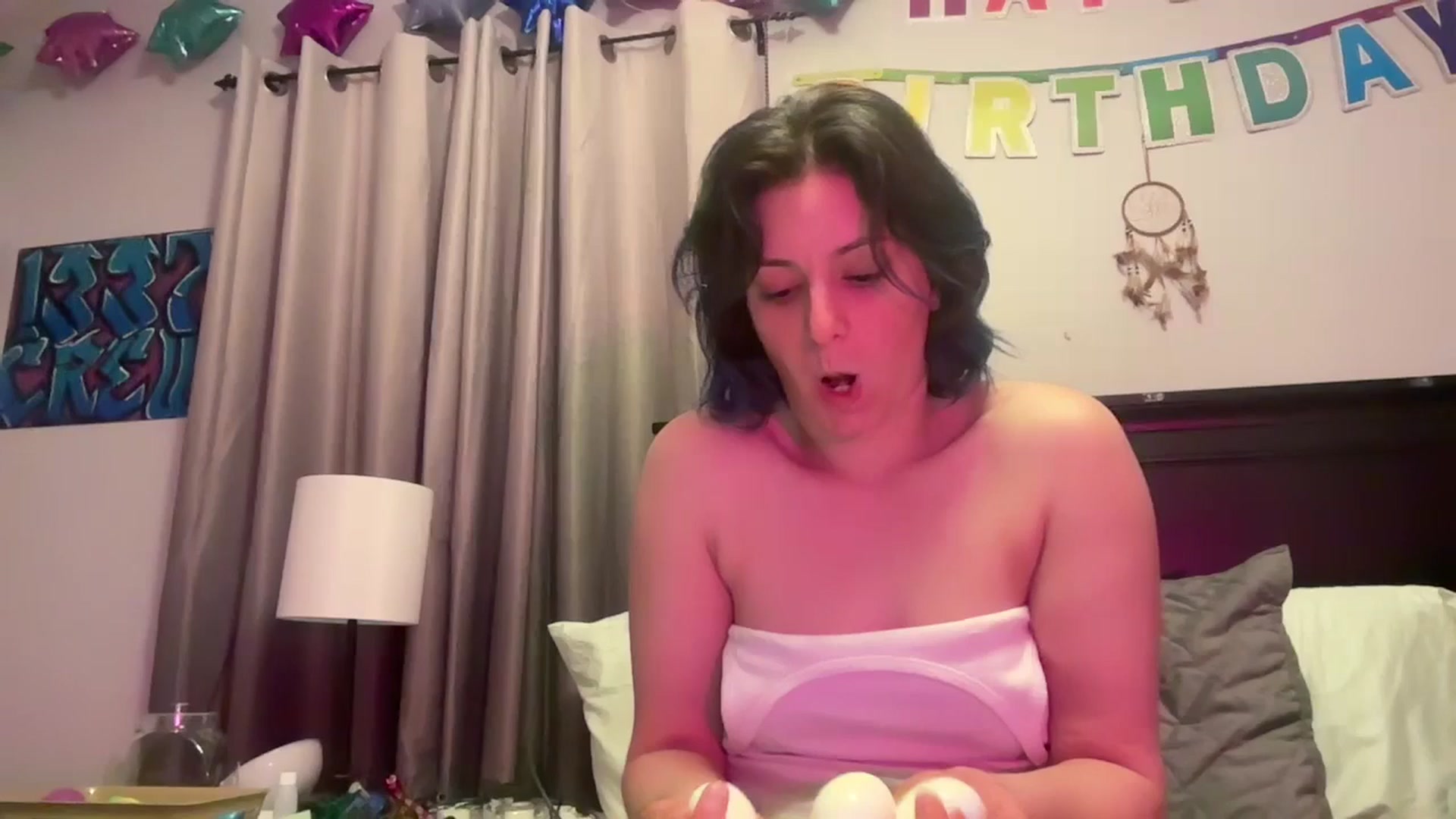Gallery image thumbnail from BirthdayBEACH's myfreecams stream on, 04/24/2025, 06:51 image 15 of 20