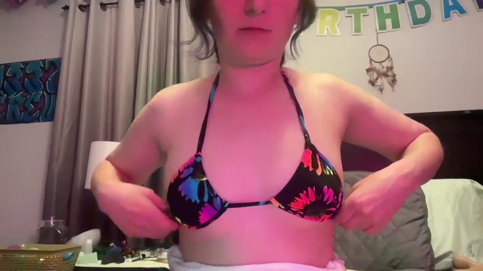 Gallery image thumbnail from BirthdayBEACH's myfreecams stream on, 04/24/2025, 06:51 image 6 of 20