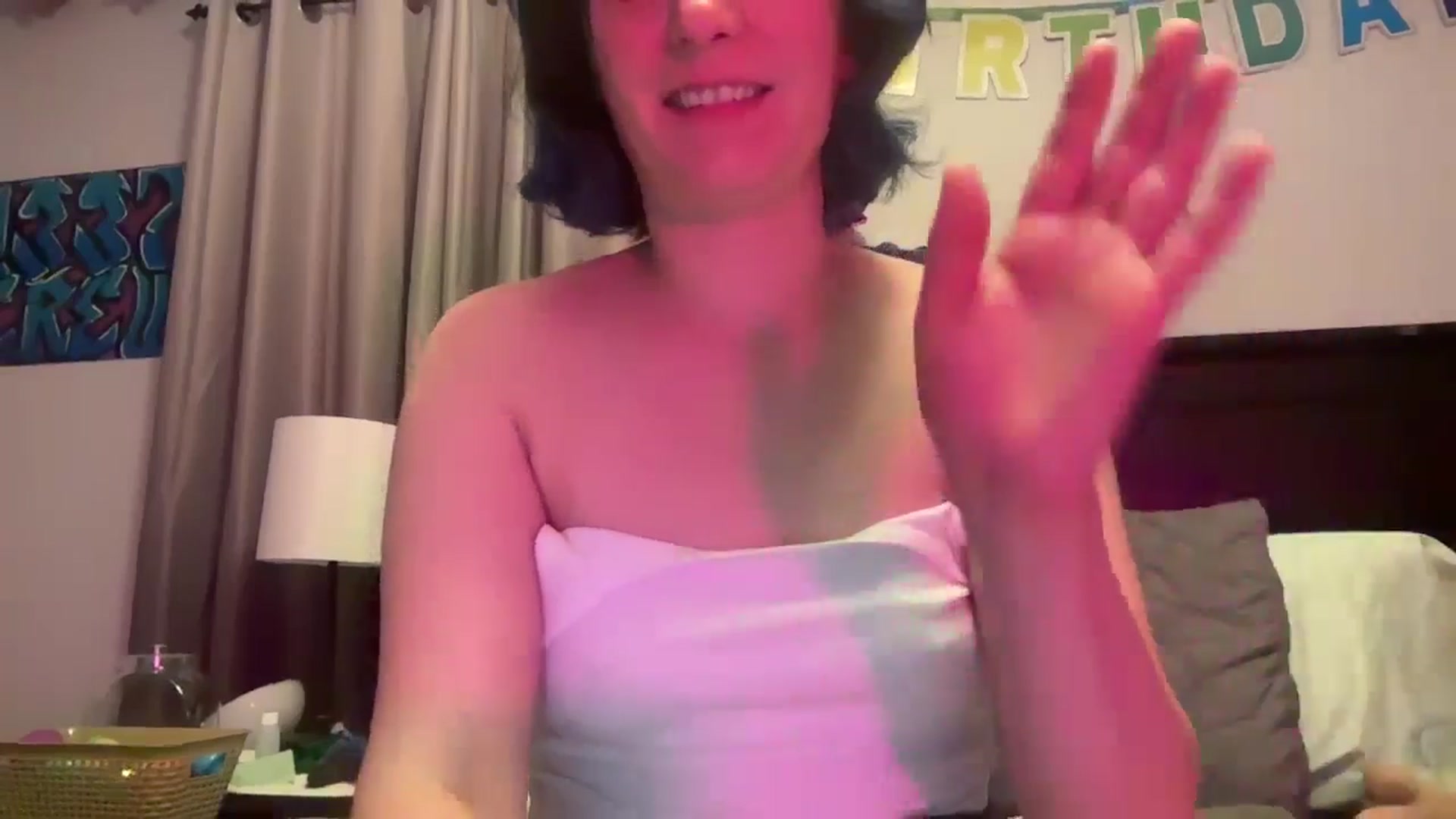 Gallery image thumbnail from BirthdayBEACH's myfreecams stream on, 04/24/2025, 06:51 image 9 of 20