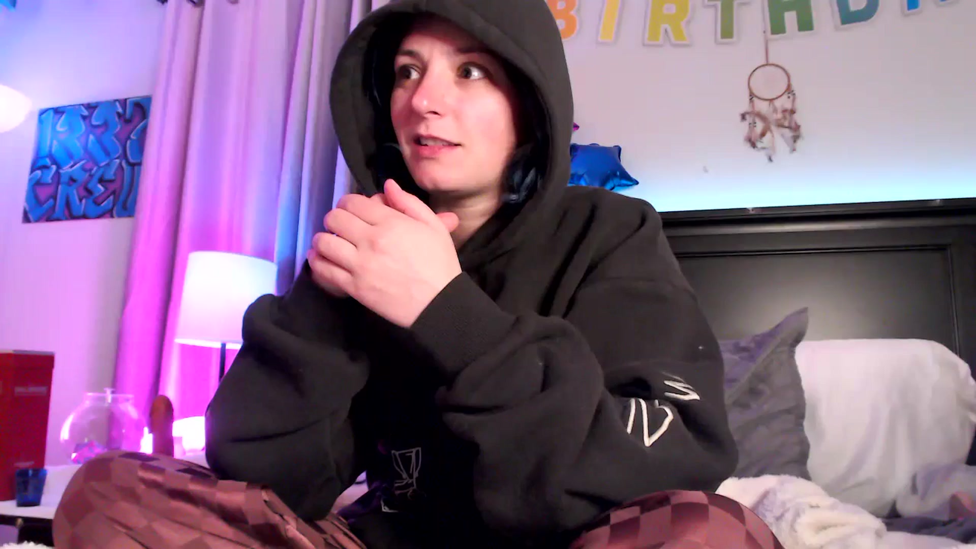 Gallery image thumbnail from BirthdayBEACH's myfreecams stream on, 04/26/2025, 06:50 image 19 of 20