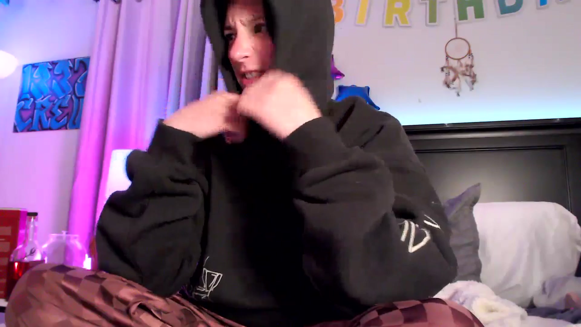Gallery image thumbnail from BirthdayBEACH's myfreecams stream on, 04/26/2025, 06:50 image 15 of 20