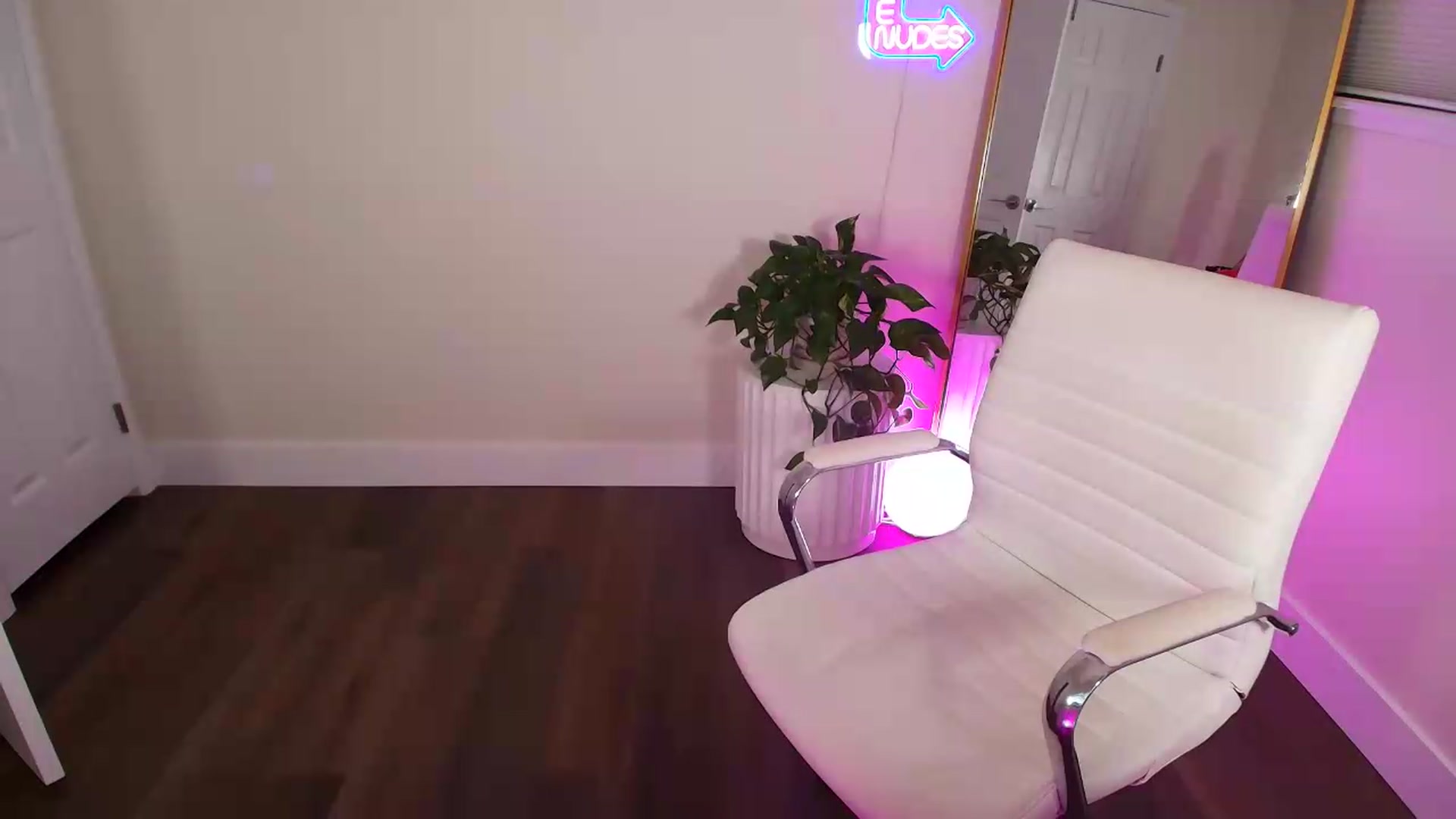 Gallery image thumbnail from BirthdayBrittani's myfreecams stream on, 07/06/2026, 07:05 image 19 of 20