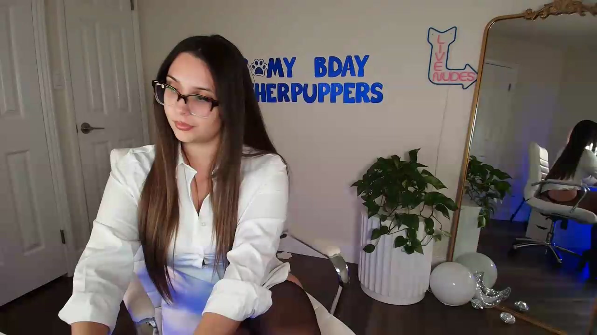 Gallery image thumbnail from BirthdayBrittani's myfreecams stream on, 07/08/2026, 09:36 image 5 of 20
