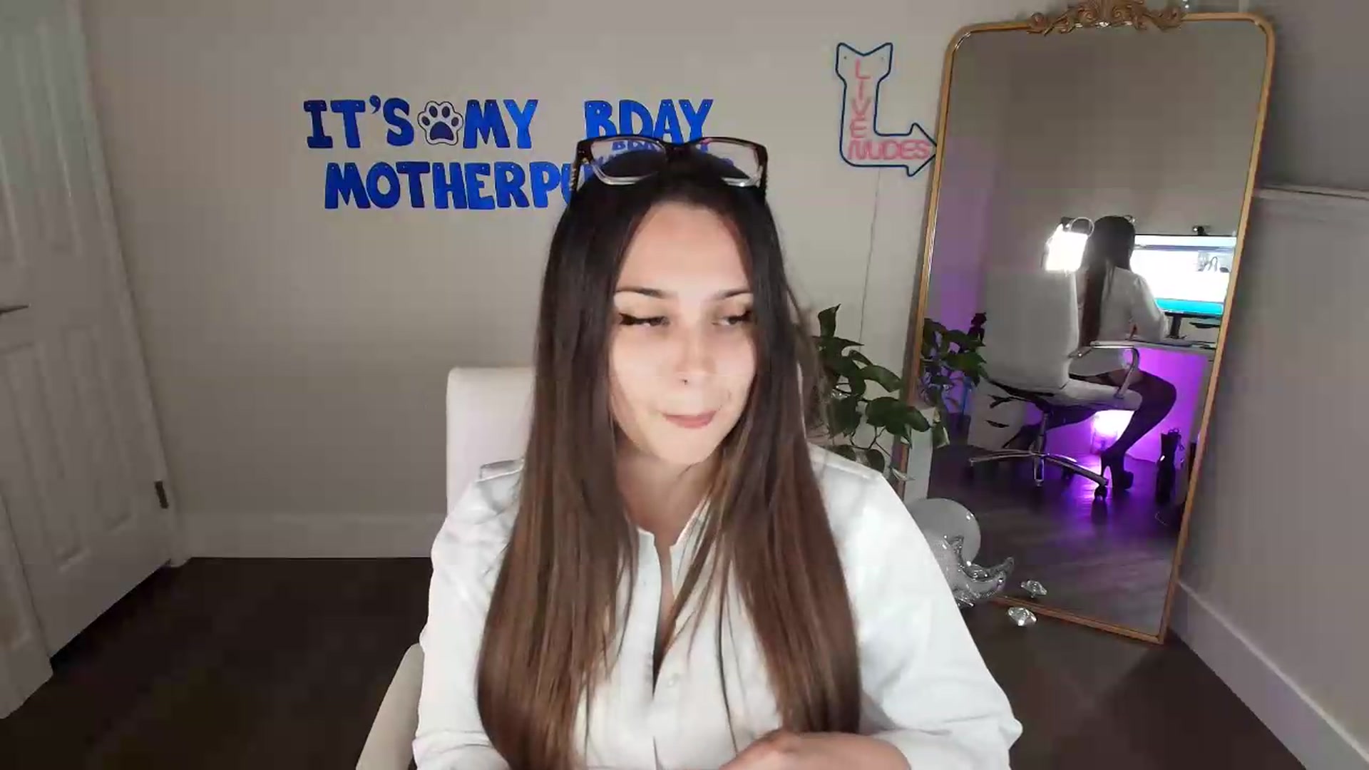 Gallery image thumbnail from BirthdayBrittani's myfreecams stream on, 07/08/2026, 09:36 image 9 of 20
