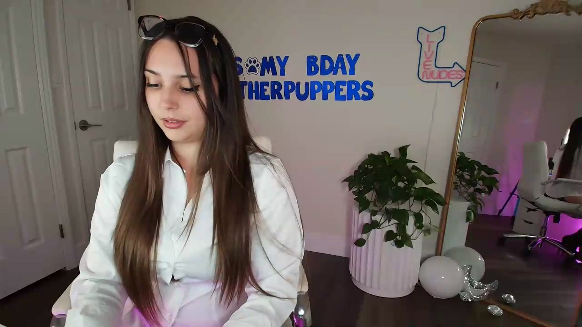 Gallery image thumbnail from BirthdayBrittani's myfreecams stream on, 07/08/2026, 09:36 image 6 of 20