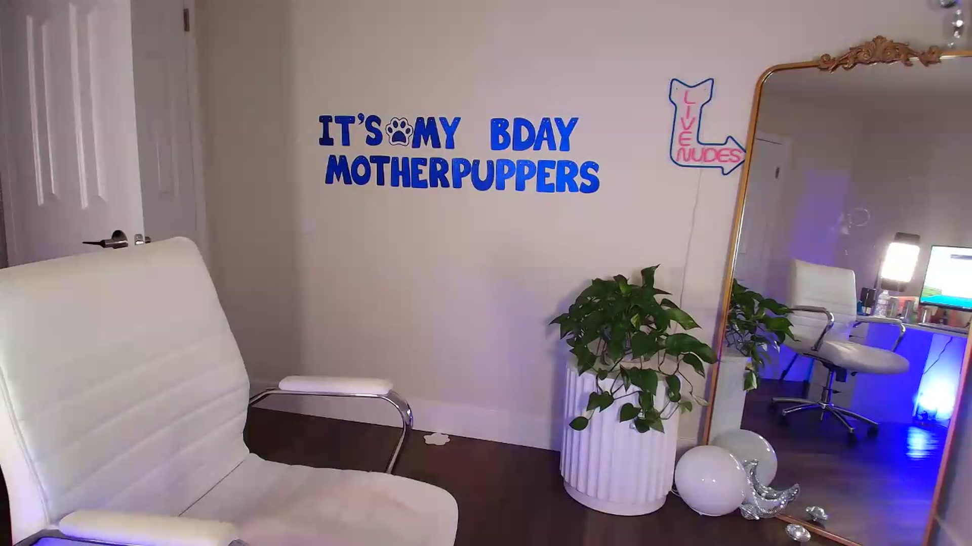 Gallery image thumbnail from BirthdayBrittani's myfreecams stream on, 07/08/2026, 09:36 image 10 of 20