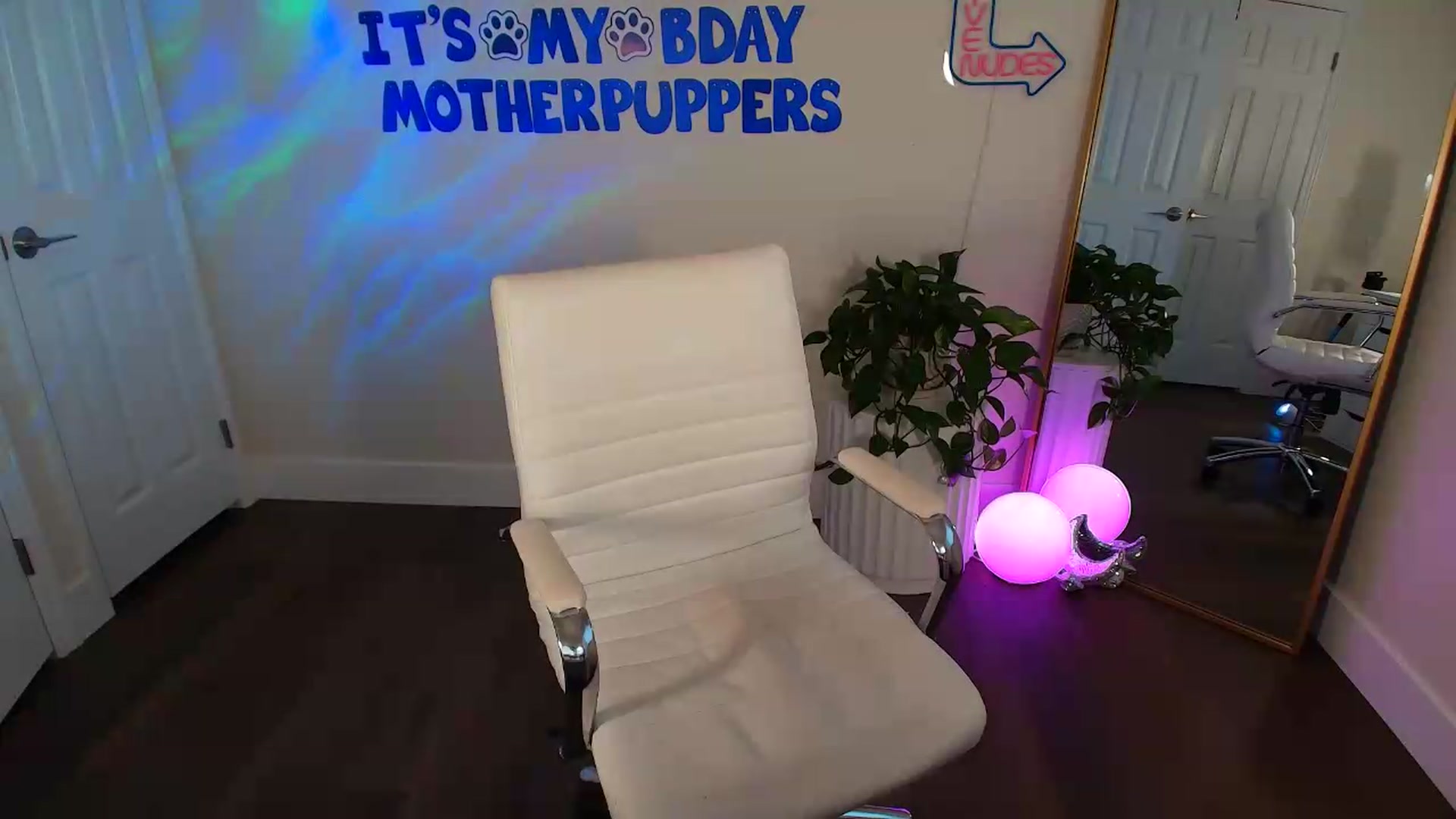 Gallery image thumbnail from BirthdayBrittani's myfreecams stream on, 07/27/2026, 02:14 image 12 of 20