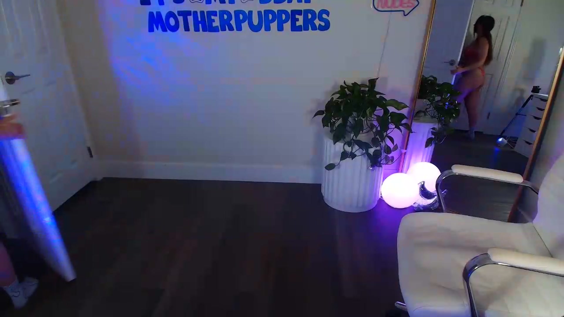 Gallery image thumbnail from BirthdayBrittani's myfreecams stream on, 07/27/2026, 06:56 image 15 of 20