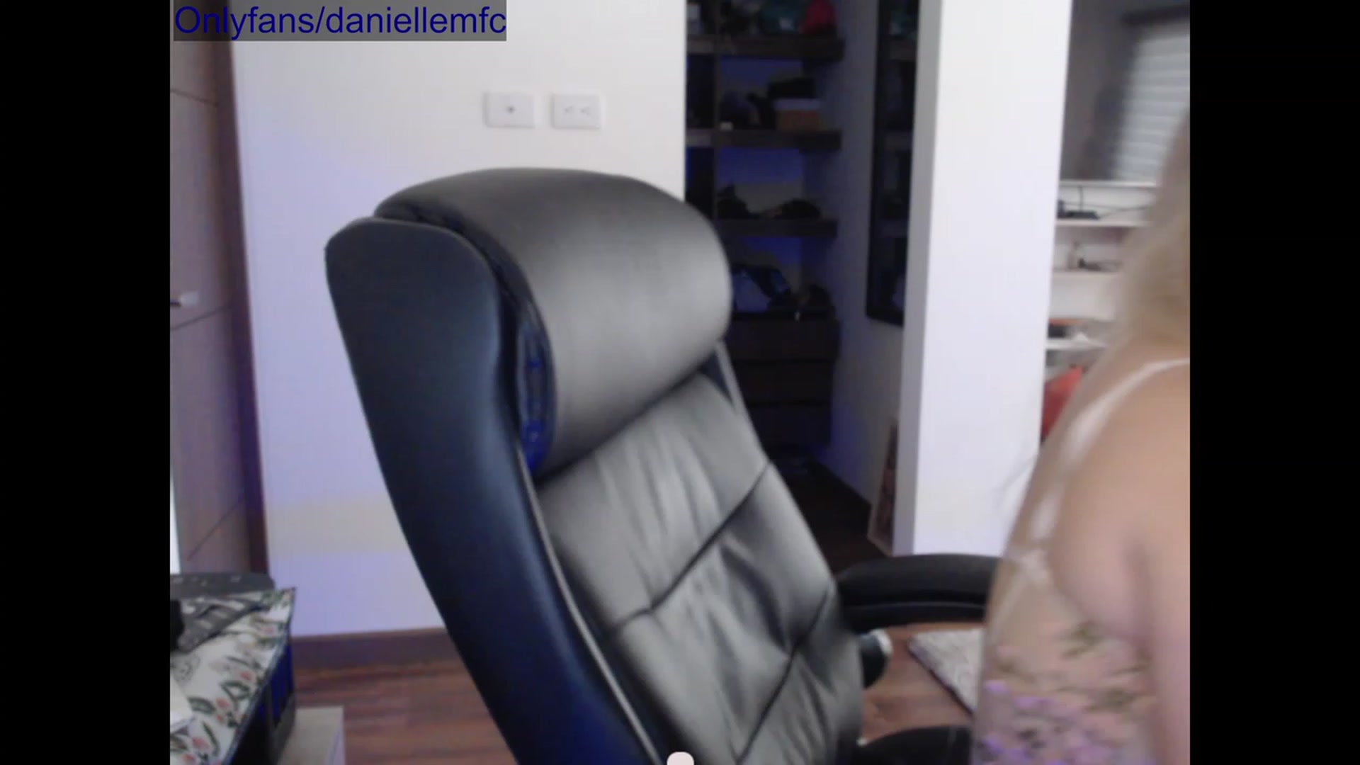 Gallery image thumbnail from BirthdayDani's myfreecams stream on, 04/26/2023, 15:58 image 1 of 20