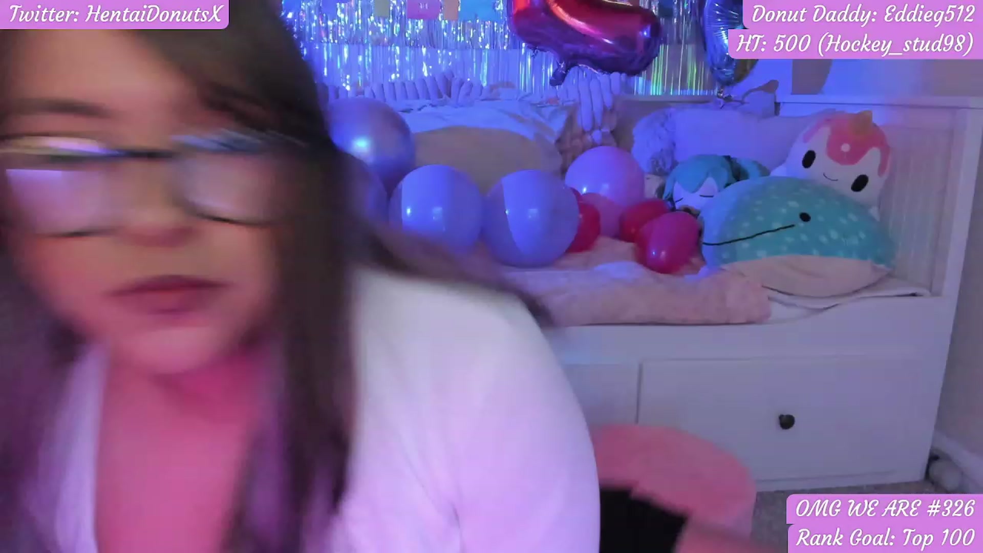 Gallery image thumbnail from BirthdayDonut's myfreecams stream on, 03/18/2023, 05:34 image 13 of 20