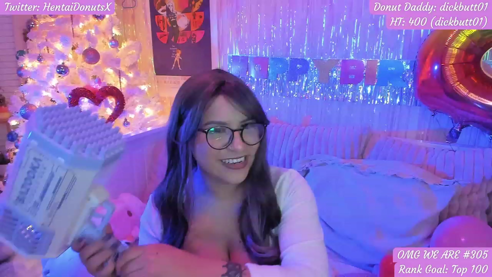 Gallery image thumbnail from BirthdayDonut's myfreecams stream on, 03/18/2023, 08:43 image 7 of 20