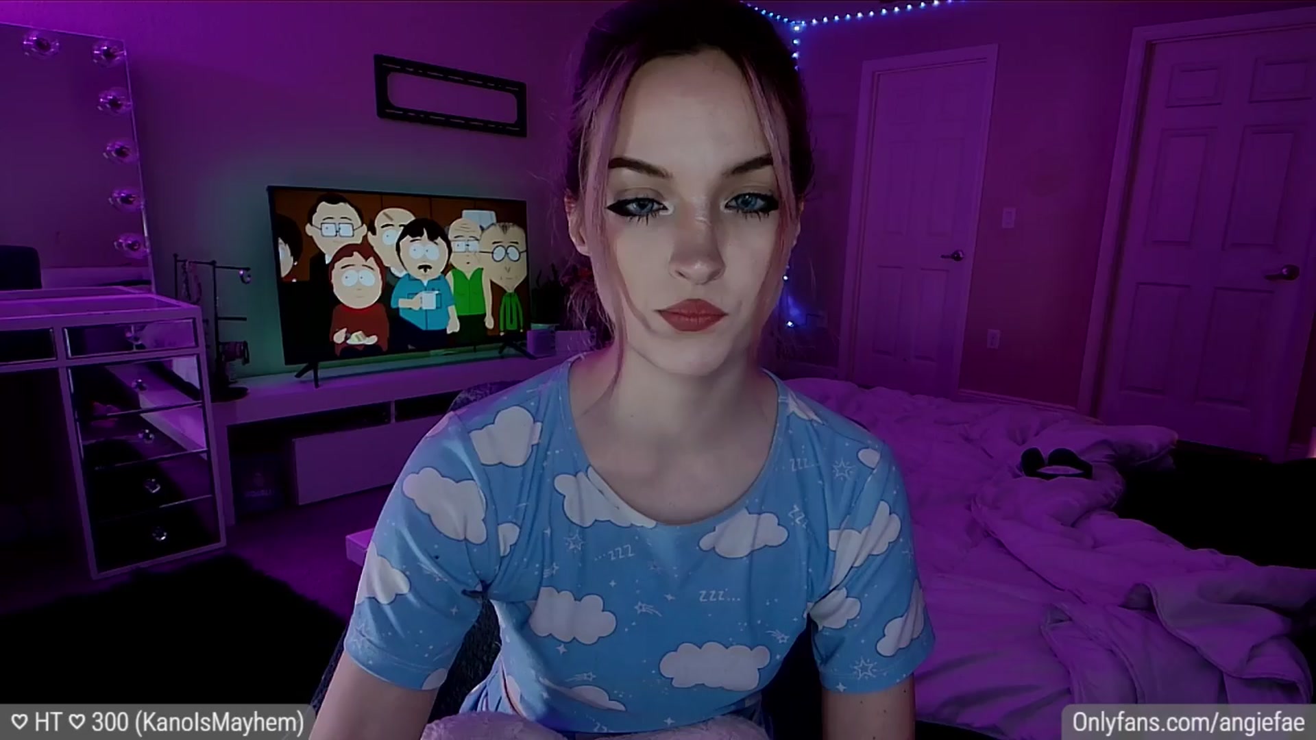 Gallery image thumbnail from BirthdayFae's myfreecams stream on, 04/10/2024, 08:32 image 6 of 20
