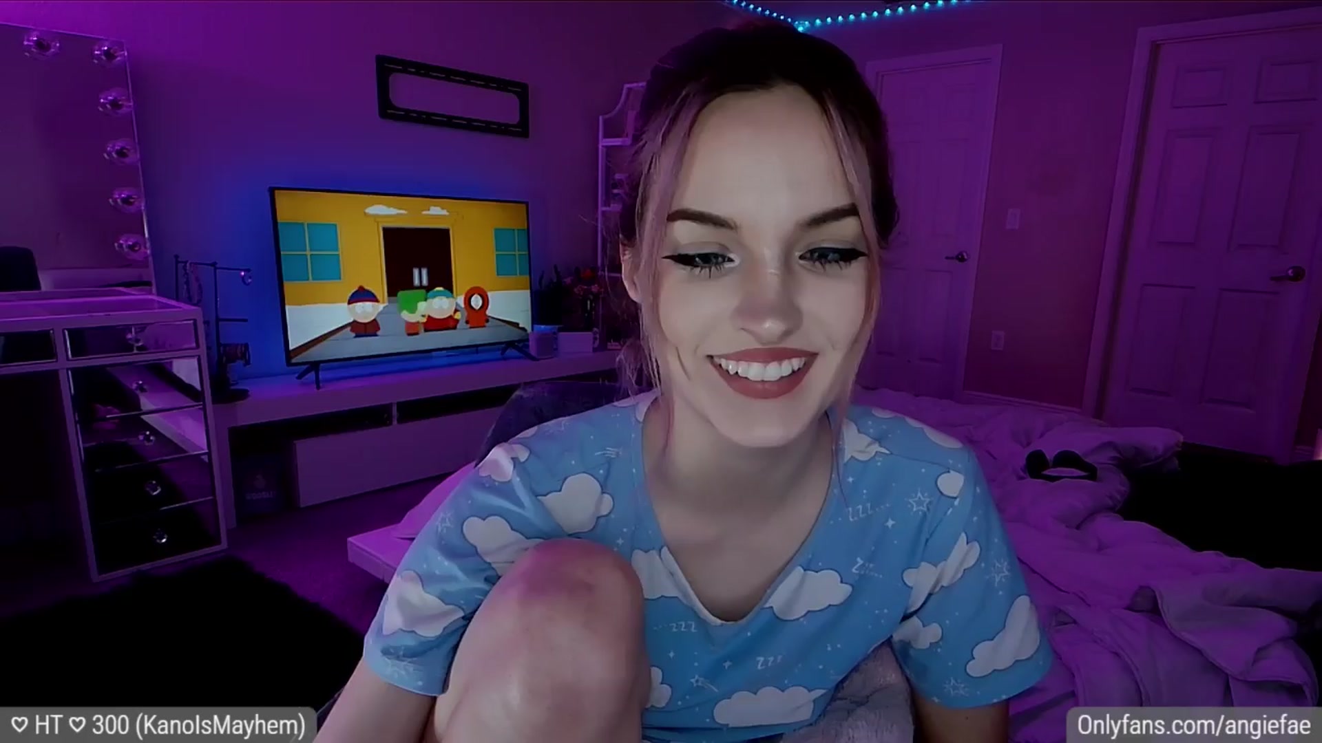 Gallery image thumbnail from BirthdayFae's myfreecams stream on, 04/10/2024, 08:32 image 7 of 20