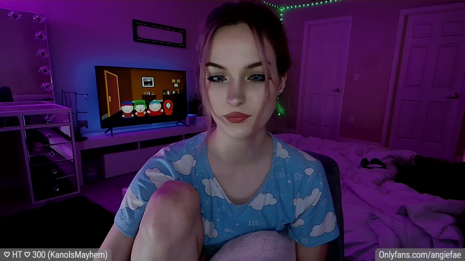 Gallery image thumbnail from BirthdayFae's myfreecams stream on, 04/10/2024, 08:32 image 8 of 20