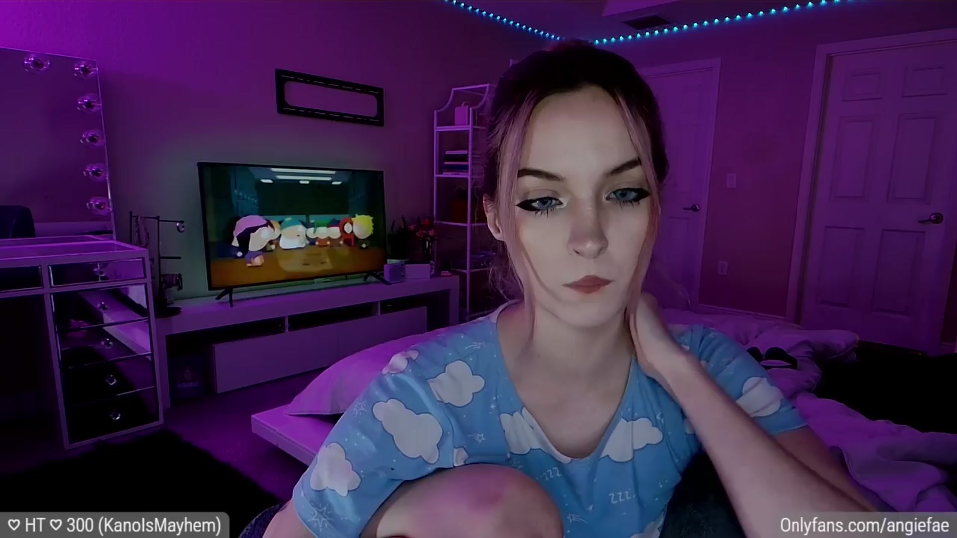 Gallery image thumbnail from BirthdayFae's myfreecams stream on, 04/10/2024, 08:32 image 20 of 20