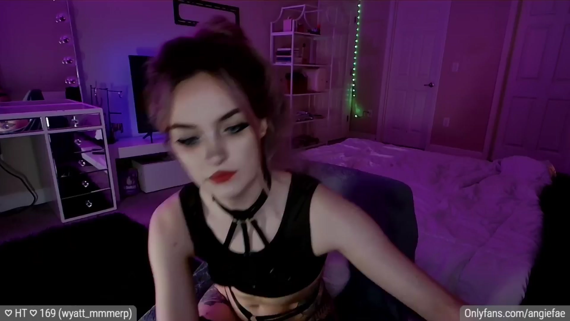 Gallery image thumbnail from BirthdayFae's myfreecams stream on, 04/11/2024, 04:59 image 5 of 20