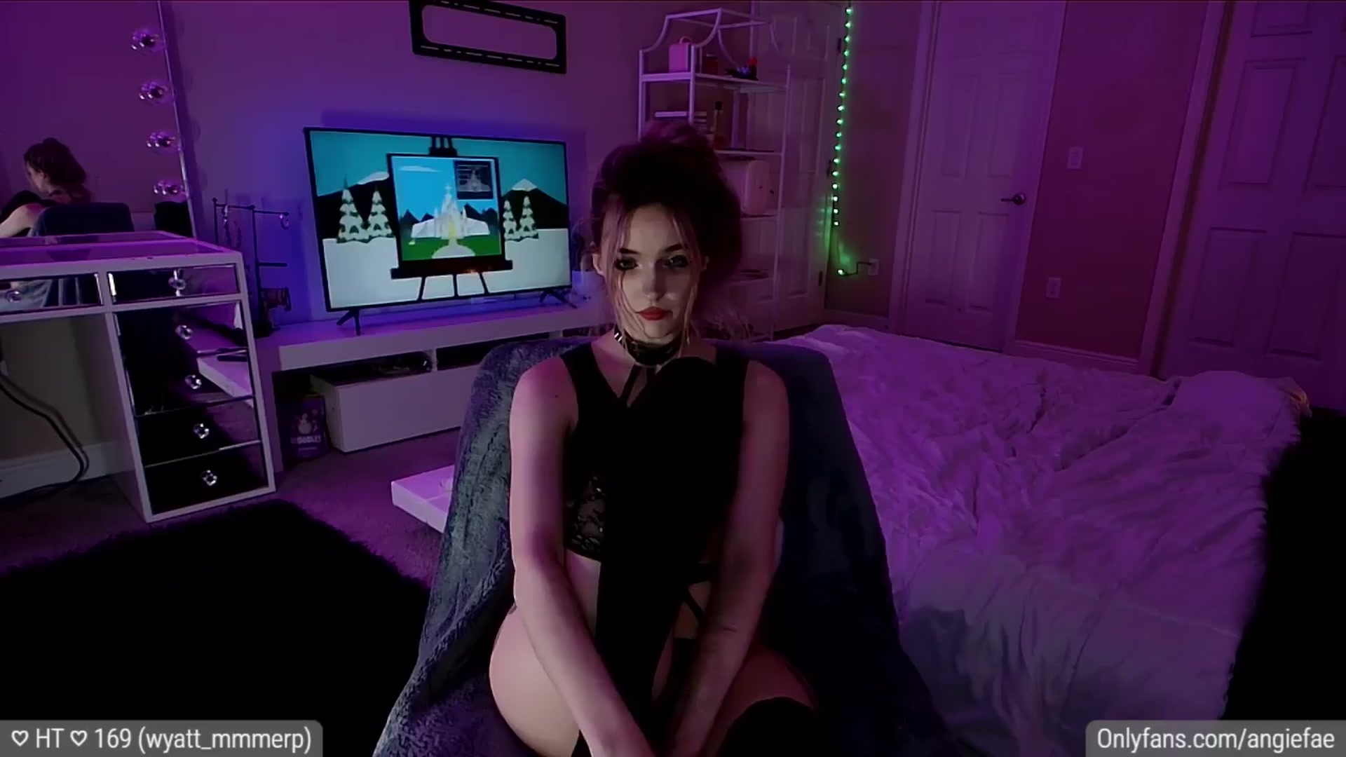 Gallery image thumbnail from BirthdayFae's myfreecams stream on, 04/11/2024, 04:59 image 14 of 20
