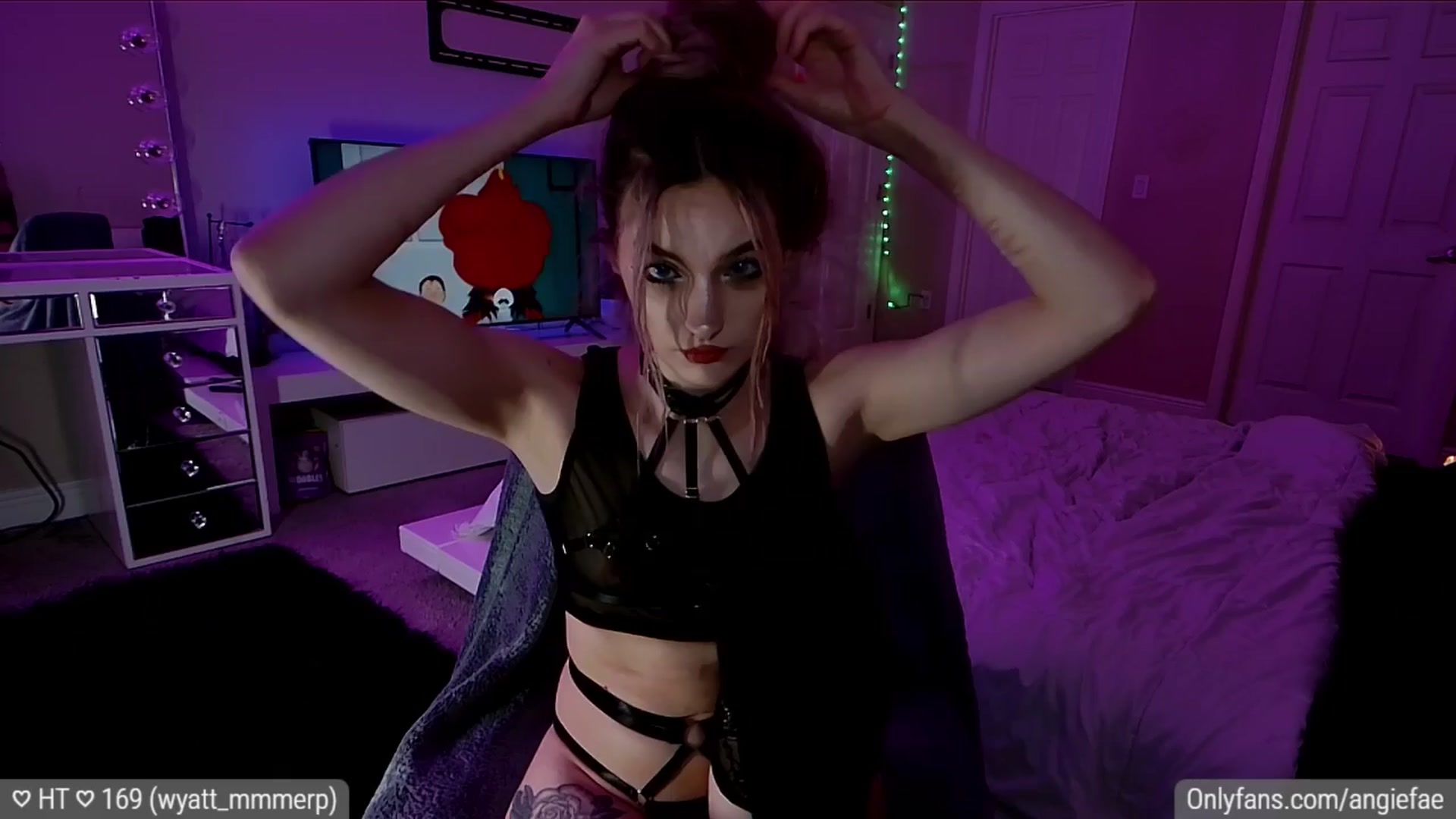 Gallery image thumbnail from BirthdayFae's myfreecams stream on, 04/11/2024, 04:59 image 15 of 20