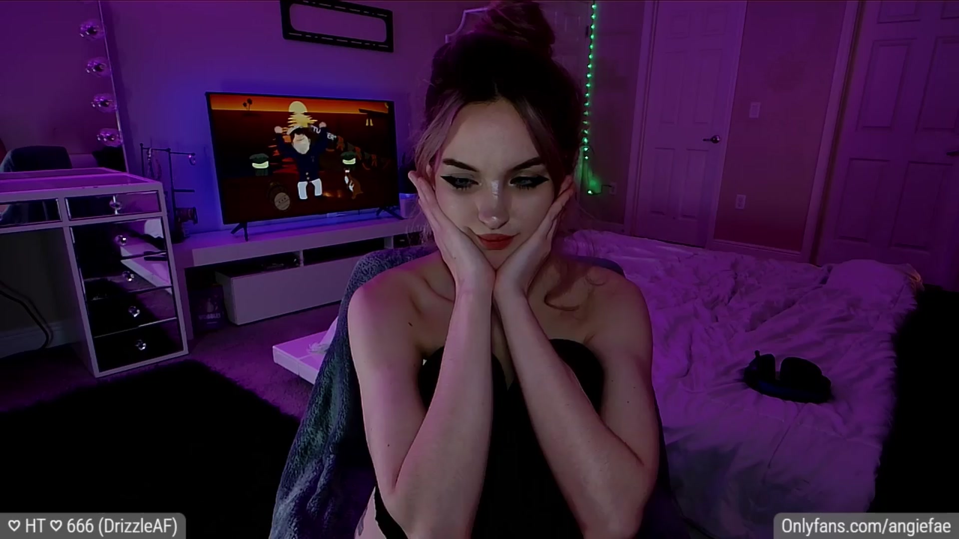 Gallery image thumbnail from BirthdayFae's myfreecams stream on, 04/11/2024, 08:41 image 12 of 20