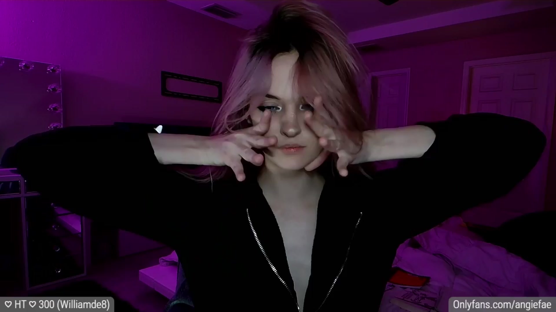 Gallery image thumbnail from BirthdayFae's myfreecams stream on, 04/12/2024, 08:31 image 14 of 20