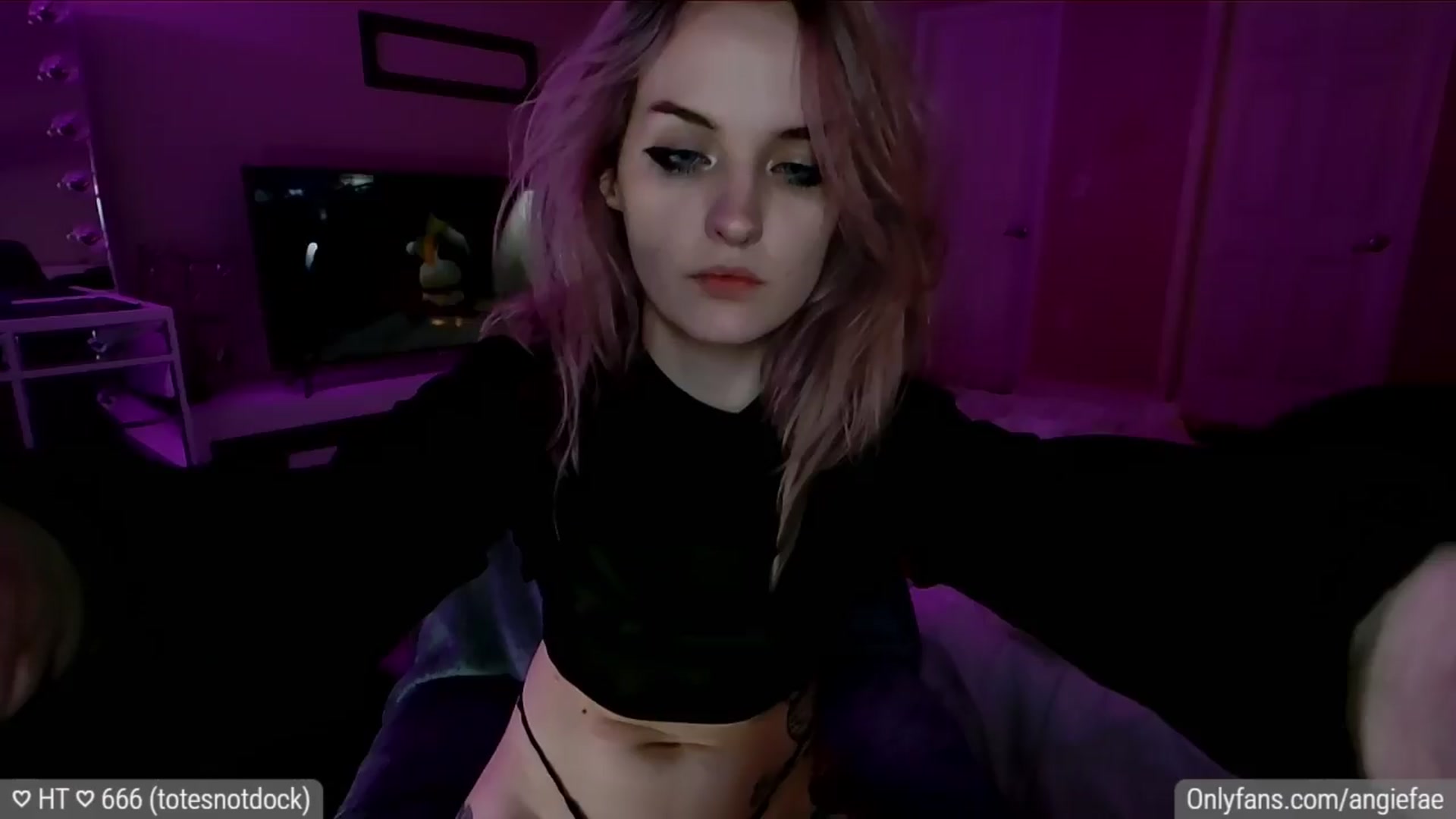 Gallery image thumbnail from BirthdayFae's myfreecams stream on, 04/12/2024, 09:58 image 3 of 20