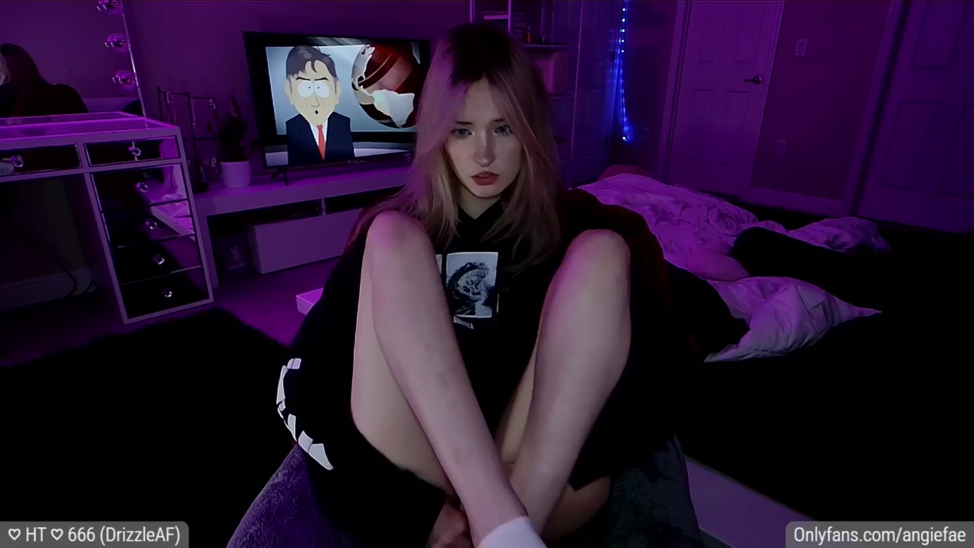 Gallery image thumbnail from BirthdayFae's myfreecams stream on, 04/15/2024, 06:05 image 12 of 20