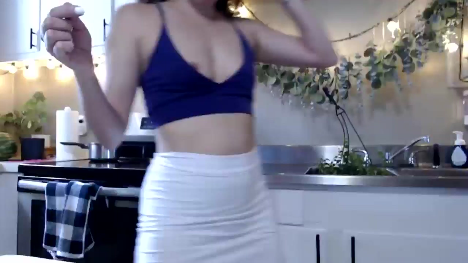 Gallery image thumbnail from BirthdayFarmG's myfreecams stream on, 07/09/2025, 15:42 image 15 of 20