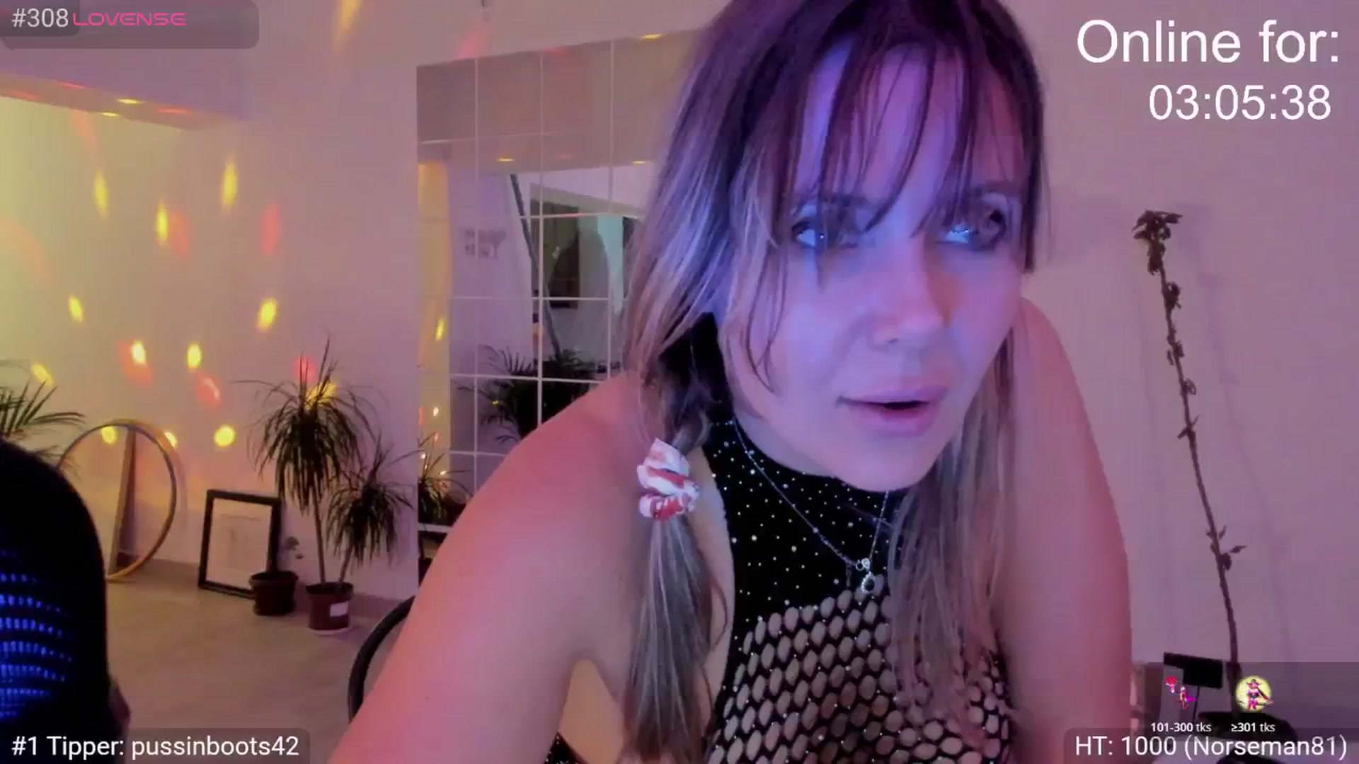 Gallery image thumbnail from BirthdayG1rl's myfreecams stream on, 10/18/2025, 20:01 image 18 of 20