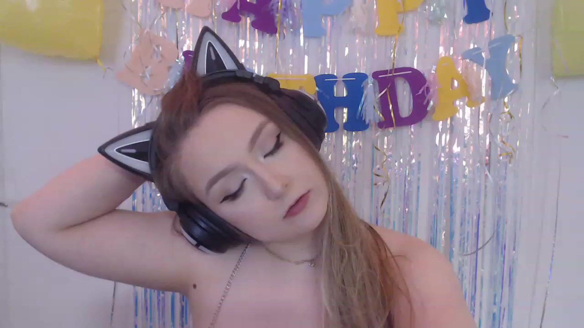 Gallery image thumbnail from BirthdayGirl's myfreecams stream on, 04/26/2023, 10:02 image 7 of 20