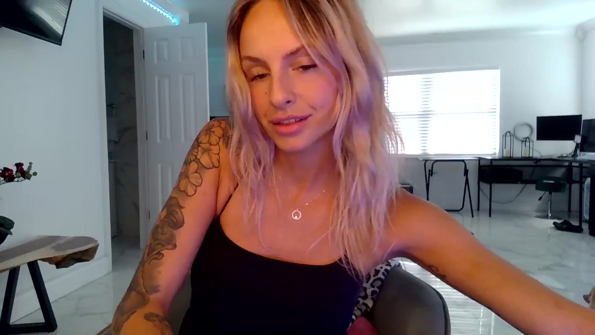 Gallery image thumbnail from BirthdayGirli's myfreecams stream on, 07/15/2024, 13:45 image 8 of 20