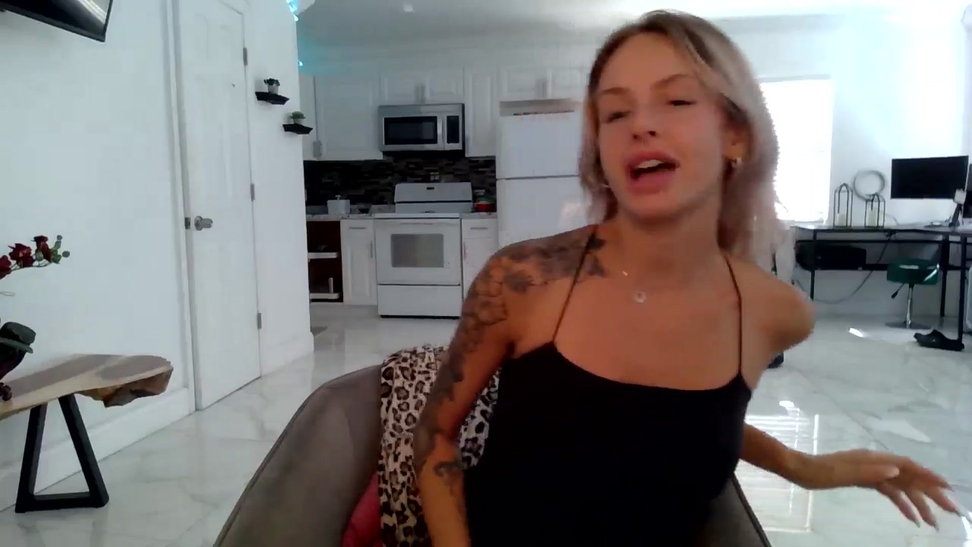 Gallery image thumbnail from BirthdayGirli's myfreecams stream on, 07/15/2024, 13:45 image 20 of 20