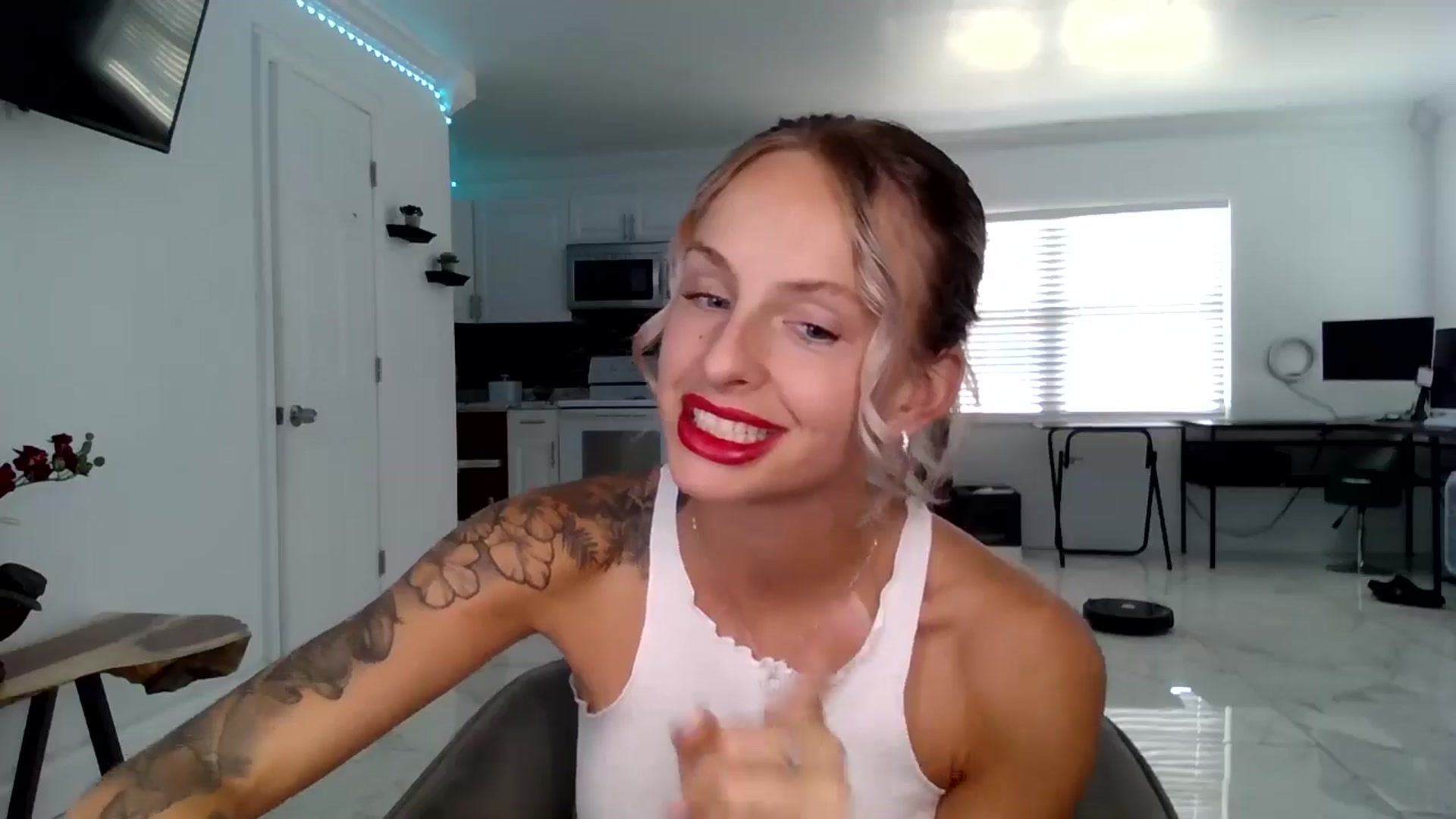 Gallery image thumbnail from BirthdayGirli's myfreecams stream on, 07/15/2024, 19:13 image 8 of 20
