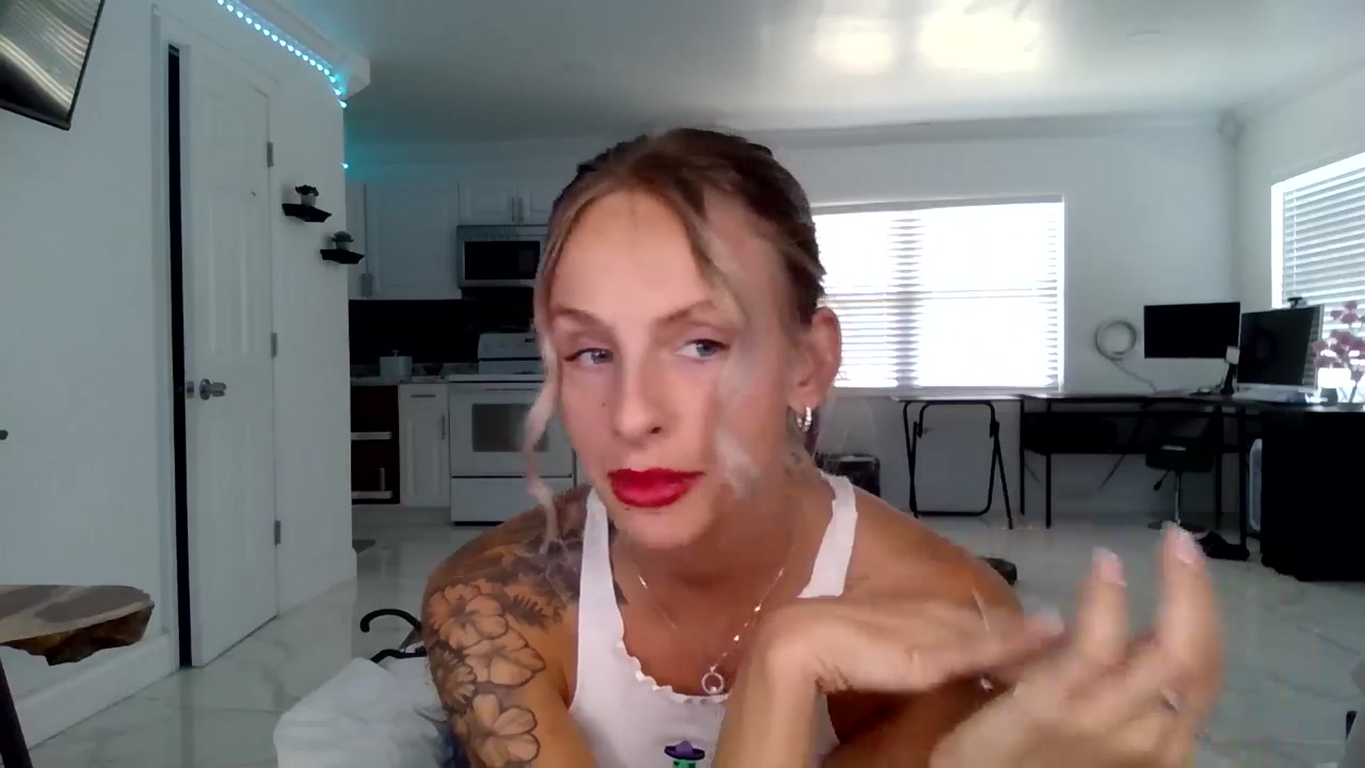 Gallery image thumbnail from BirthdayGirli's myfreecams stream on, 07/15/2024, 19:13 image 16 of 20