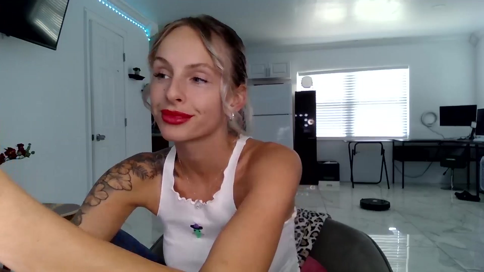 Gallery image thumbnail from BirthdayGirli's myfreecams stream on, 07/15/2024, 19:13 image 11 of 20